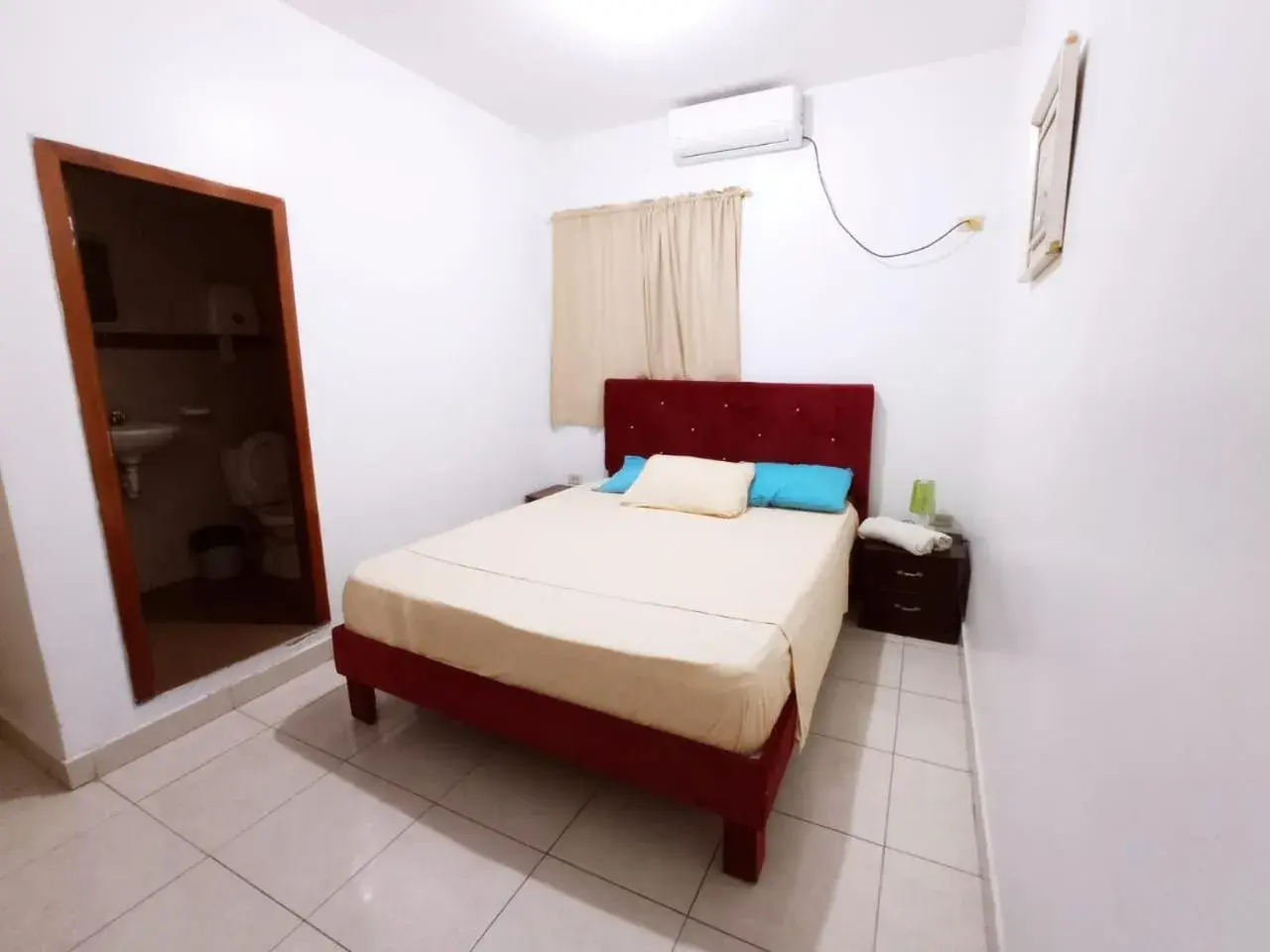 Double or Twin Room - single occupancy in Hostal El Naufrago 1 Double or Twin Room - single occupancy in Hostal El Naufrago 1