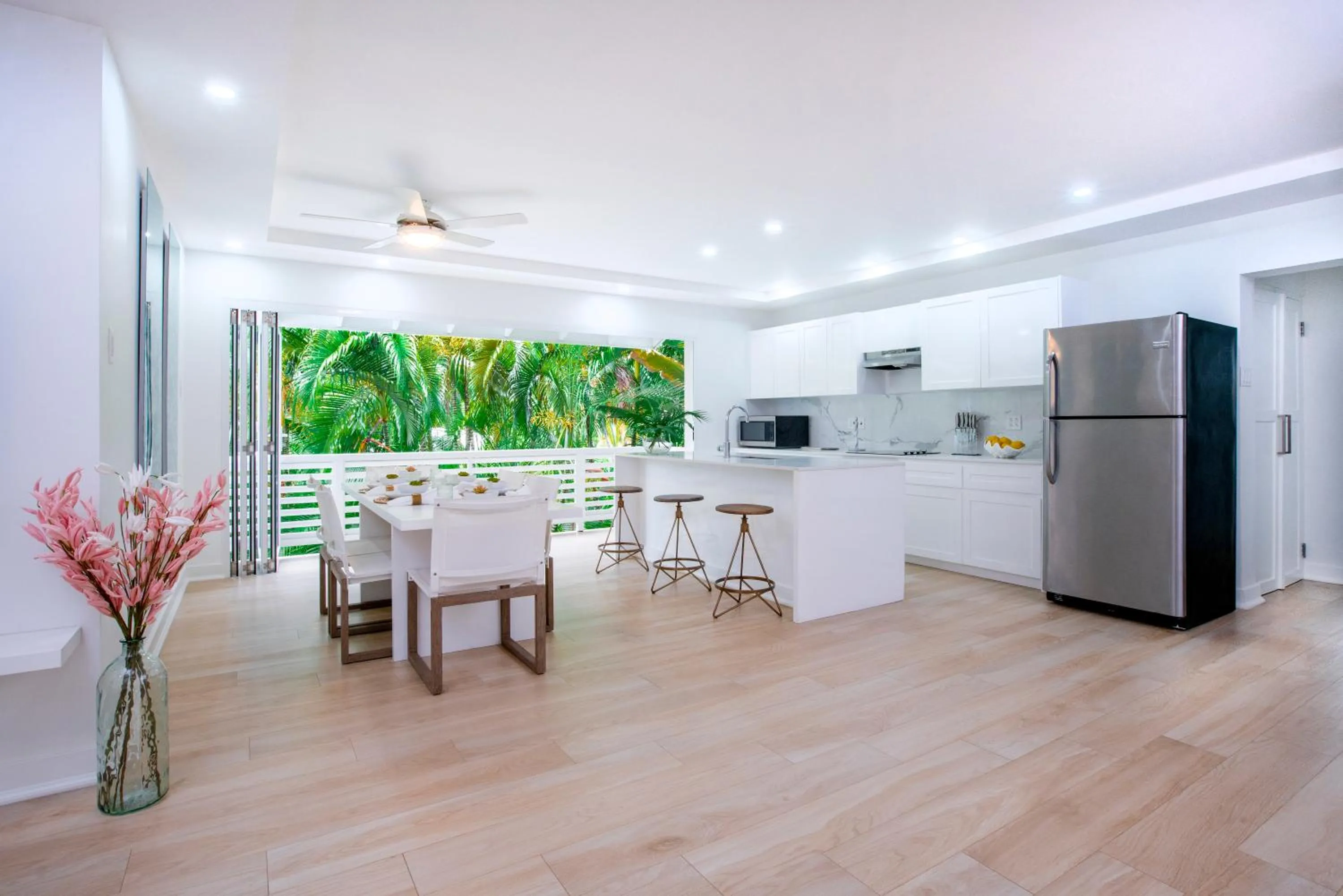 Kitchen or kitchenette in Mullins Grove