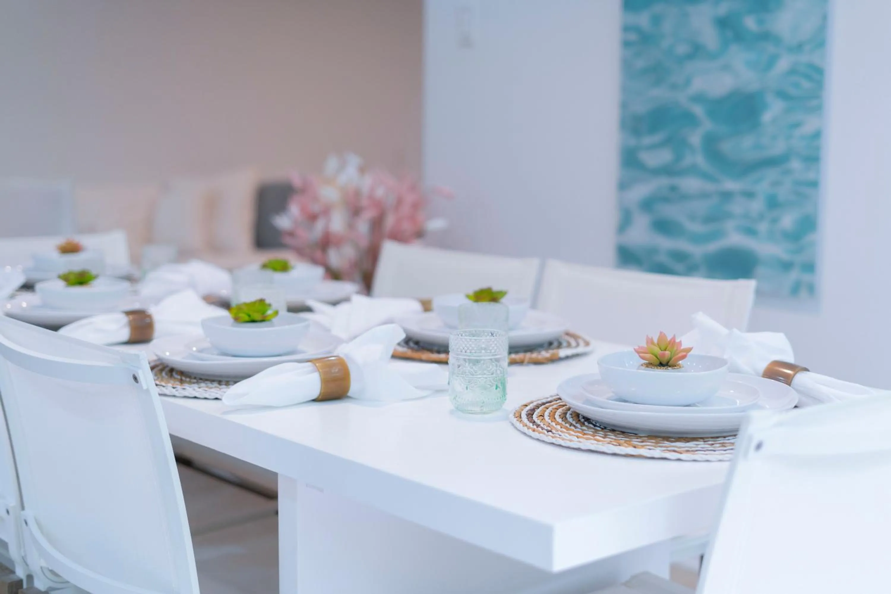 Food and drinks in Mullins Grove