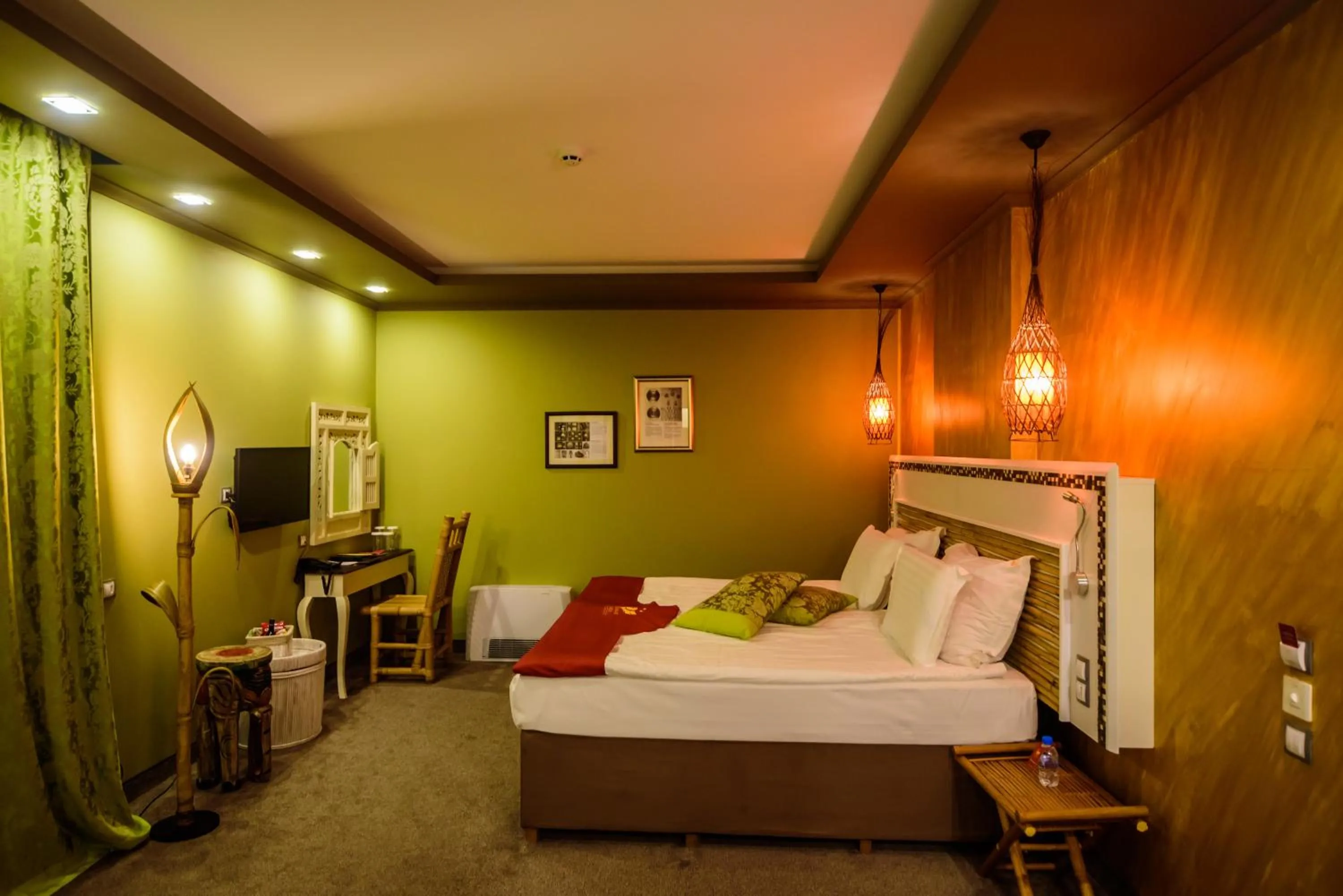 Bed in Diplomat Plaza Hotel & Resort