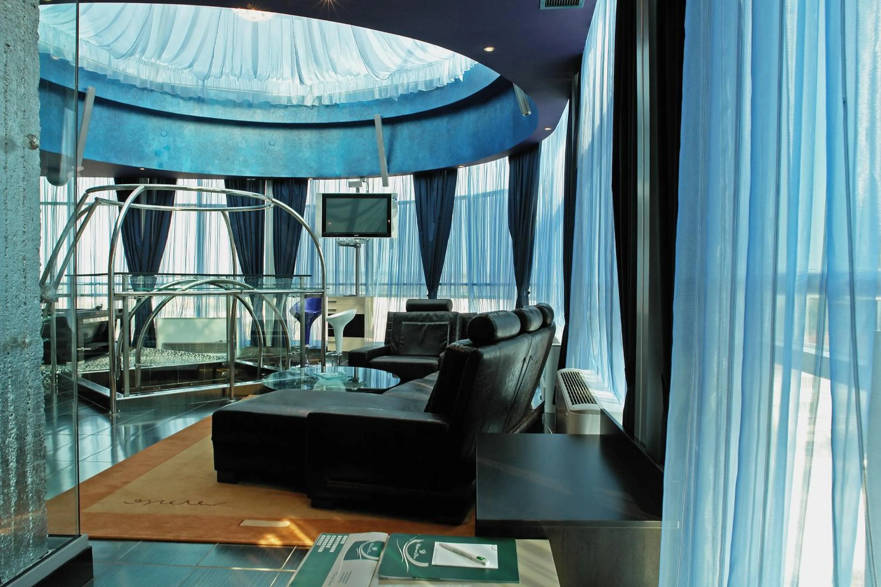 Diplomat Plaza Hotel & Resort