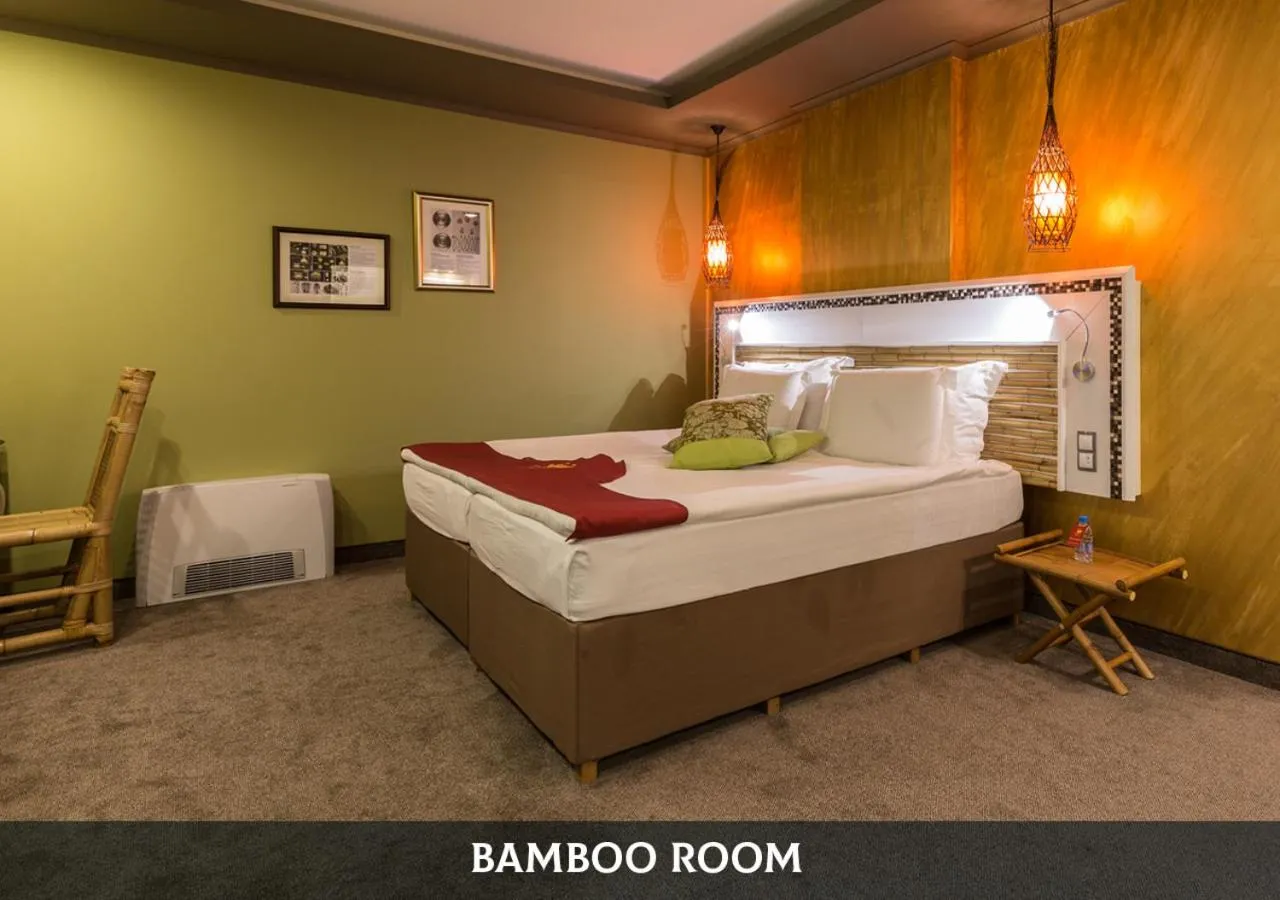 Bed in Diplomat Plaza Hotel & Resort