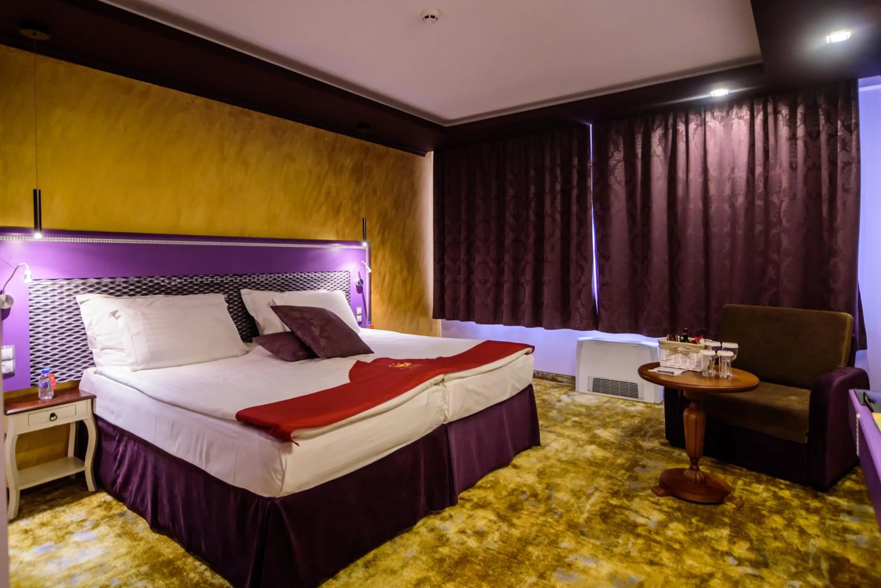 Bed in Diplomat Plaza Hotel & Resort