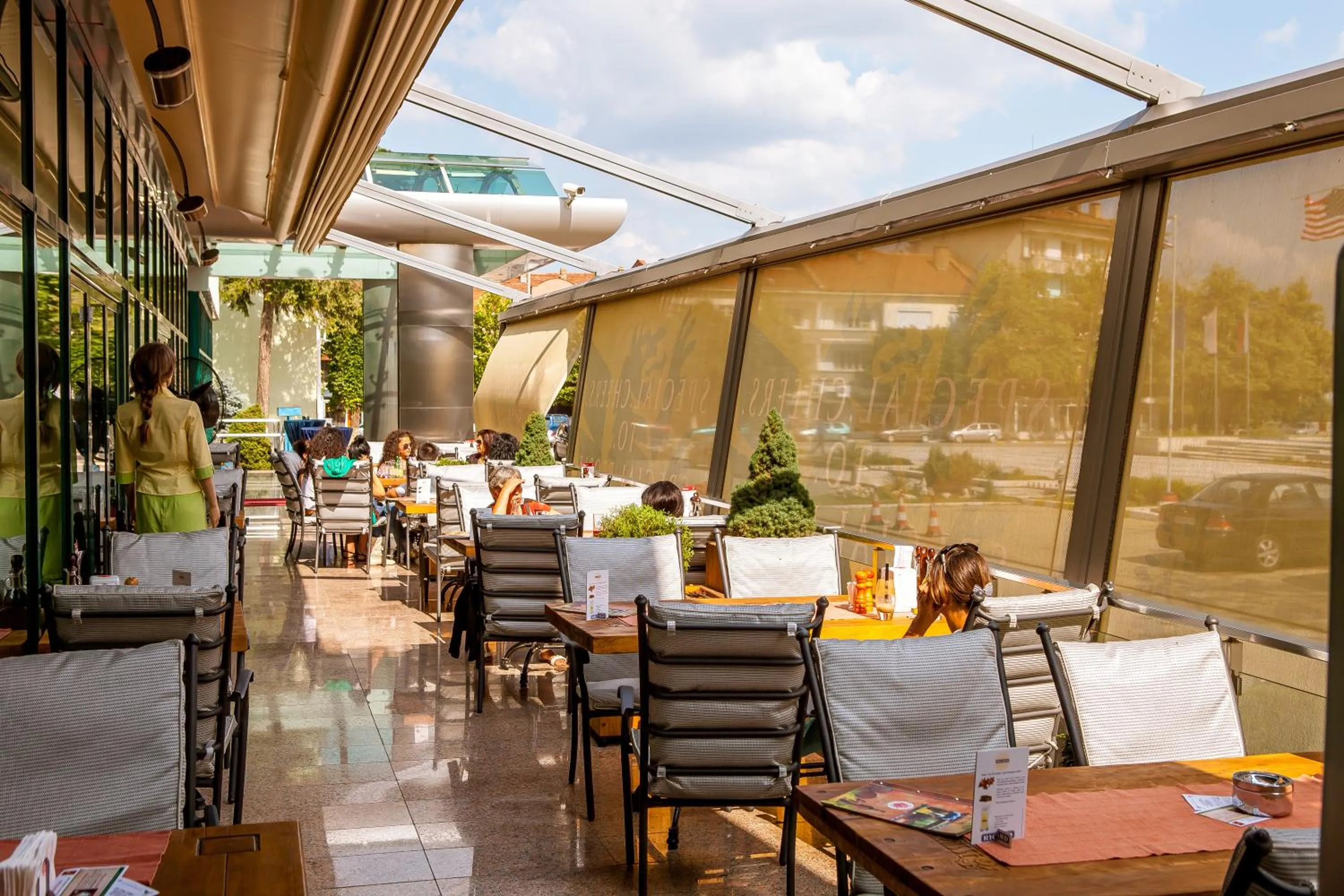 Restaurant/places to eat in Diplomat Plaza Hotel & Resort