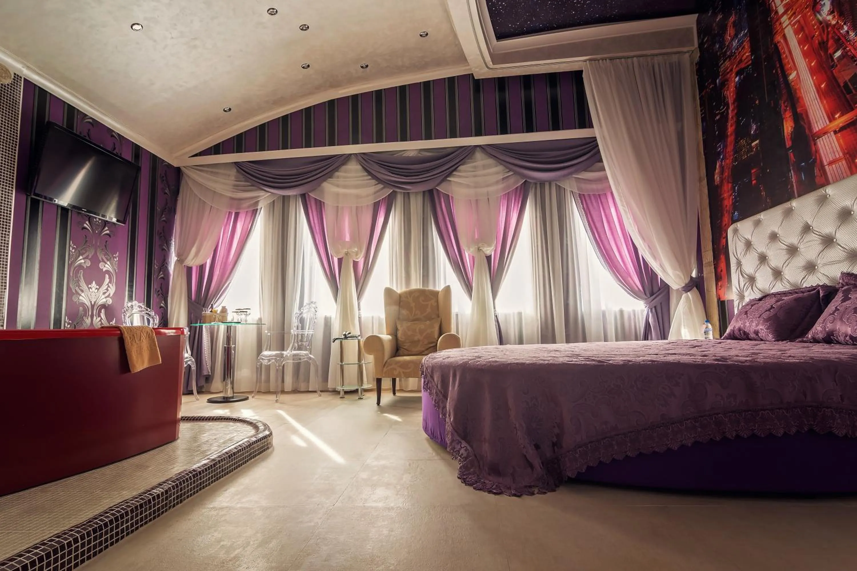 Bed in Diplomat Plaza Hotel & Resort