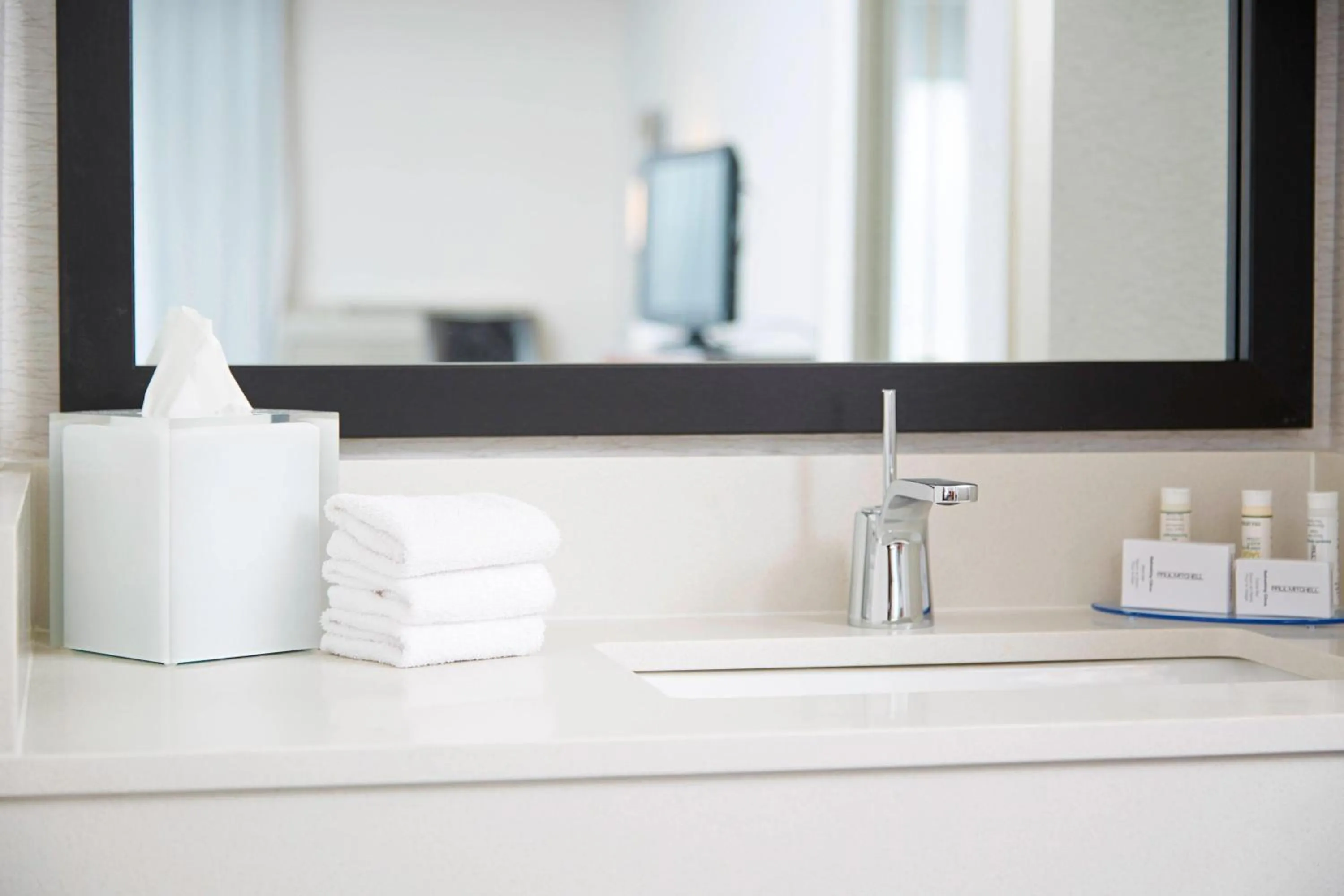 Bathroom in Courtyard by Marriott Bloomington Mall of America