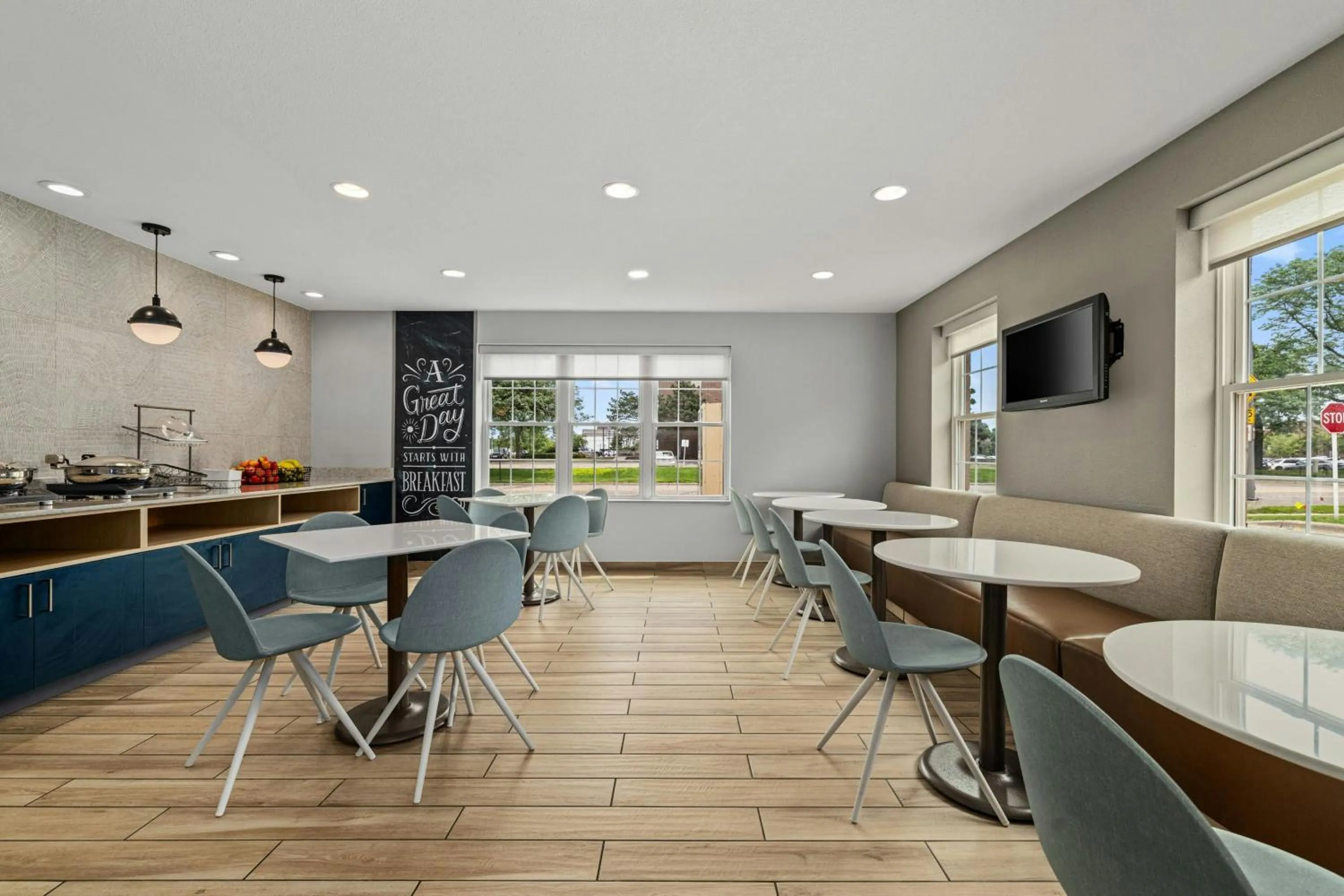 Breakfast in TownePlace Suites Minneapolis West/St. Louis Park