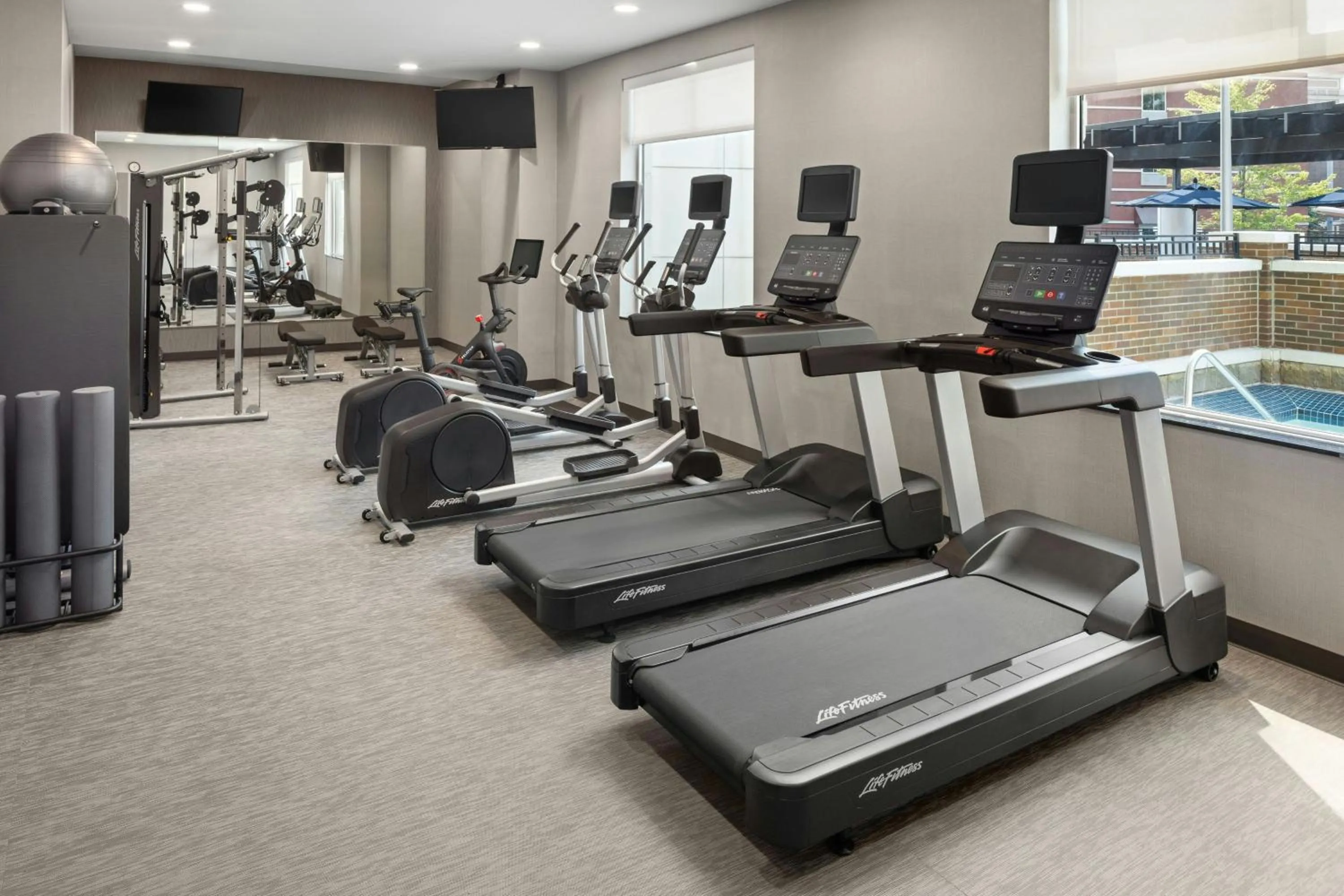 Fitness centre/facilities in Courtyard Minneapolis Maple Grove Arbor Lakes