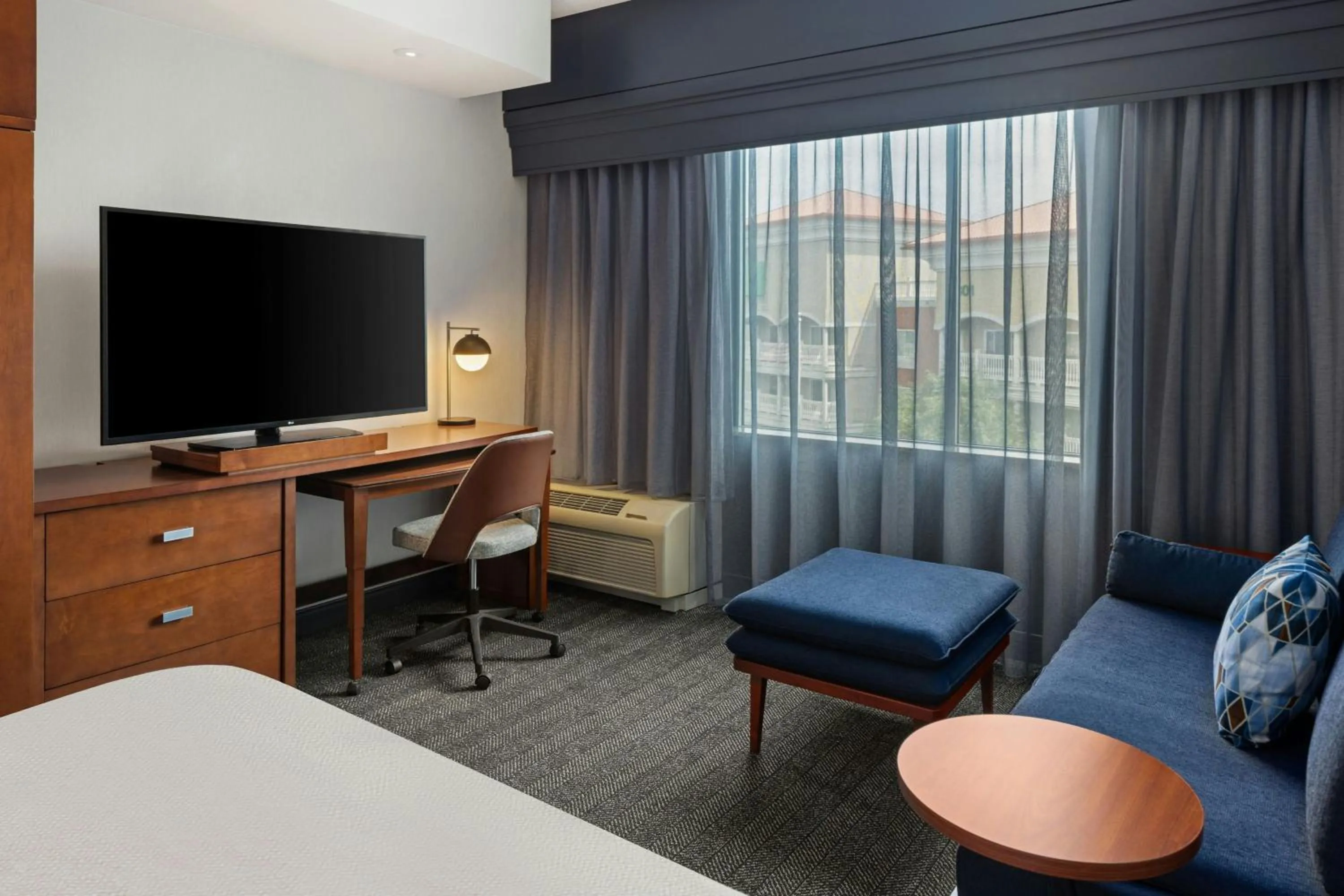 Photo of the whole room, Bed in Courtyard Minneapolis Maple Grove Arbor Lakes