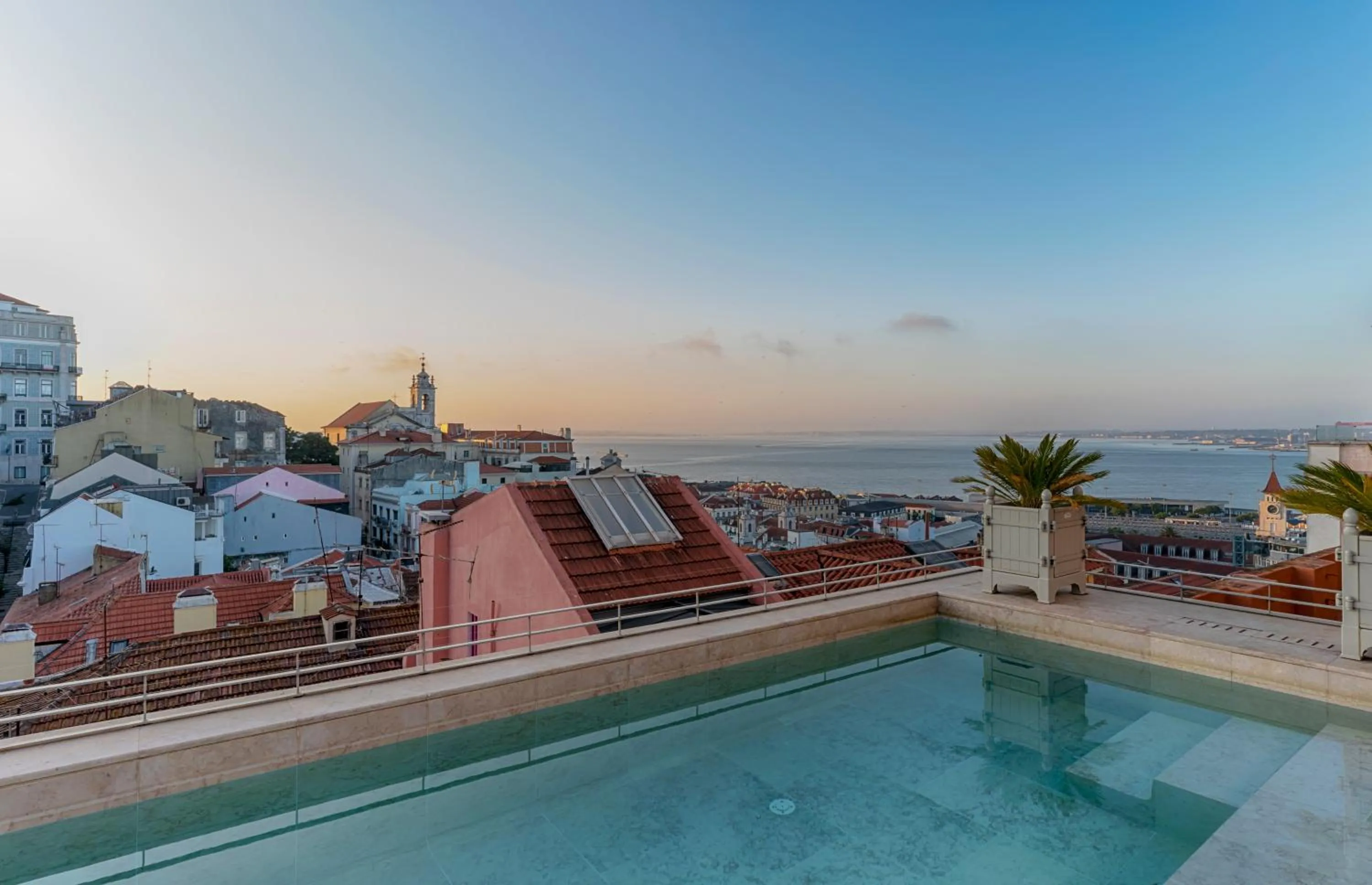 Pool view in Verride Palácio Santa Catarina