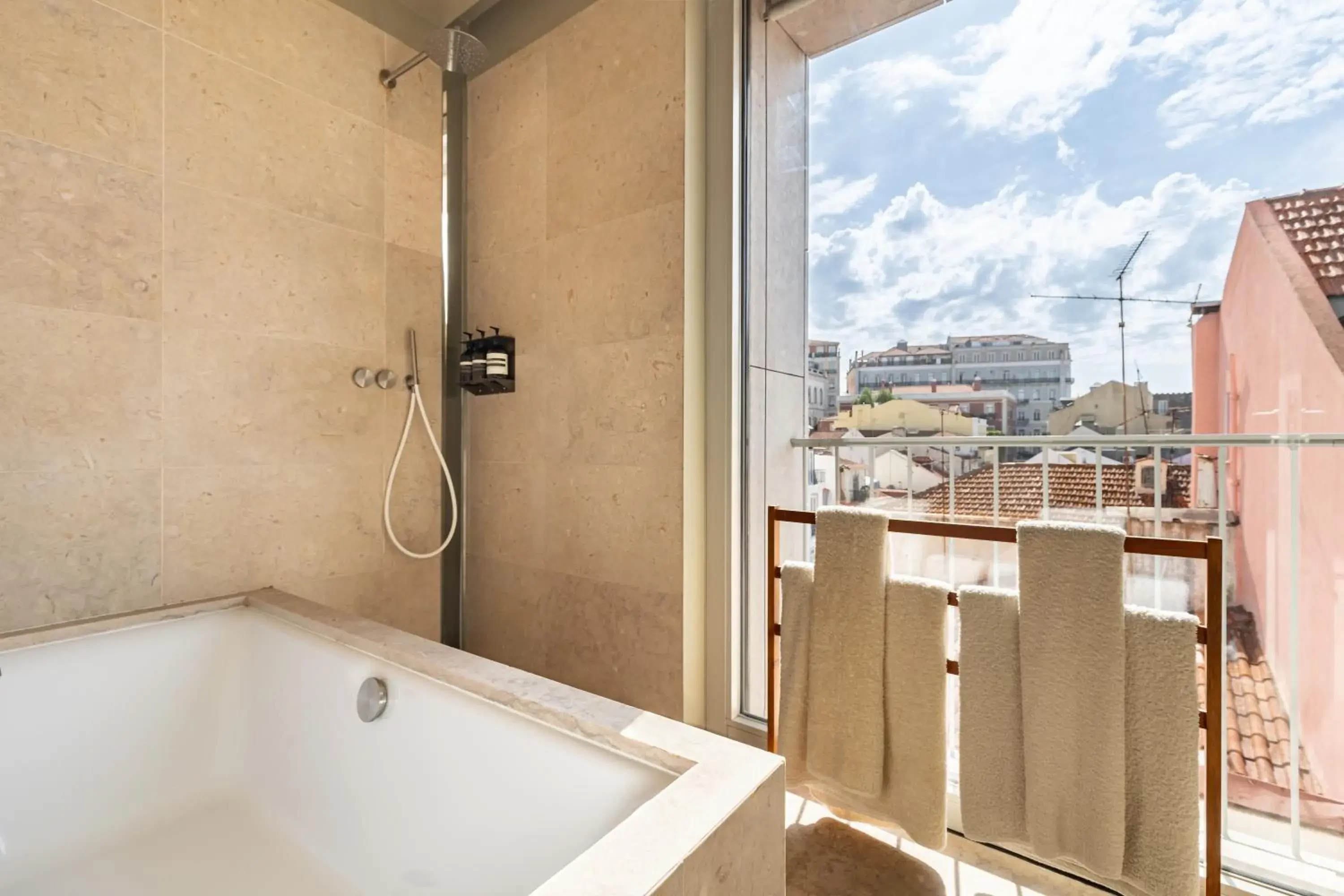 Bica Suite in Verride Palácio Santa Catarina Bica Suite in Verride Palácio Santa Catarina