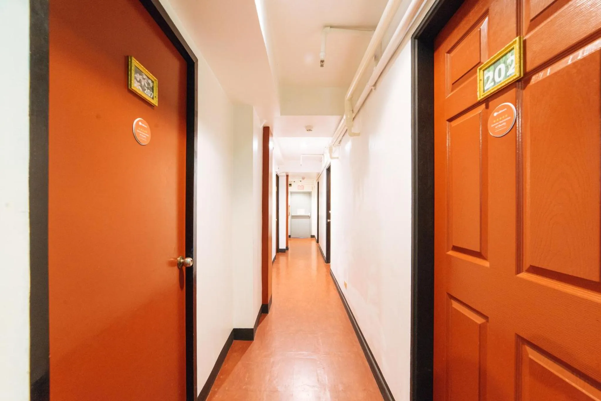 Area and facilities in RedDoorz at Nirvana Pension House
