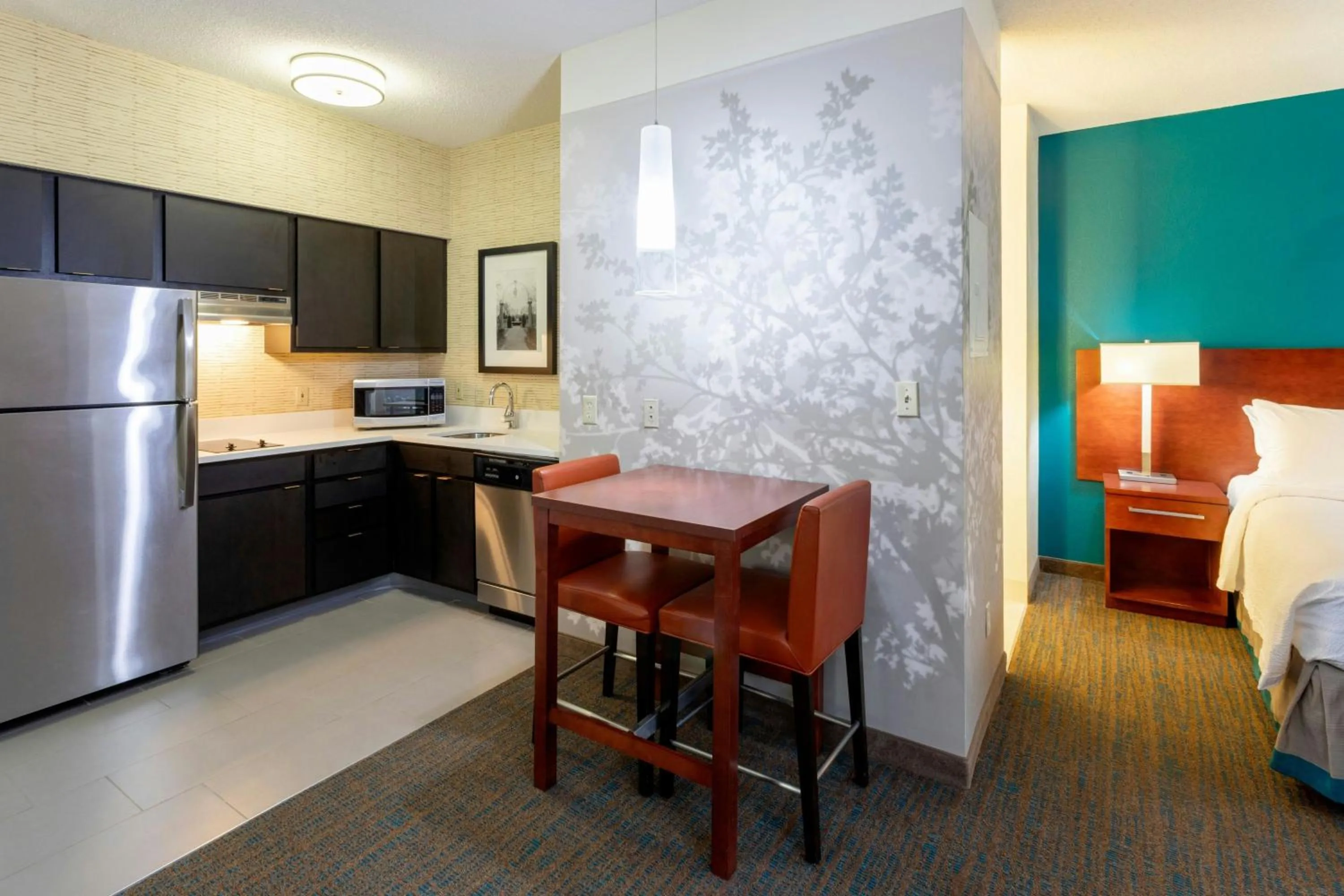 Kitchen or kitchenette, Bed in Residence Inn Minneapolis St. Paul/Roseville