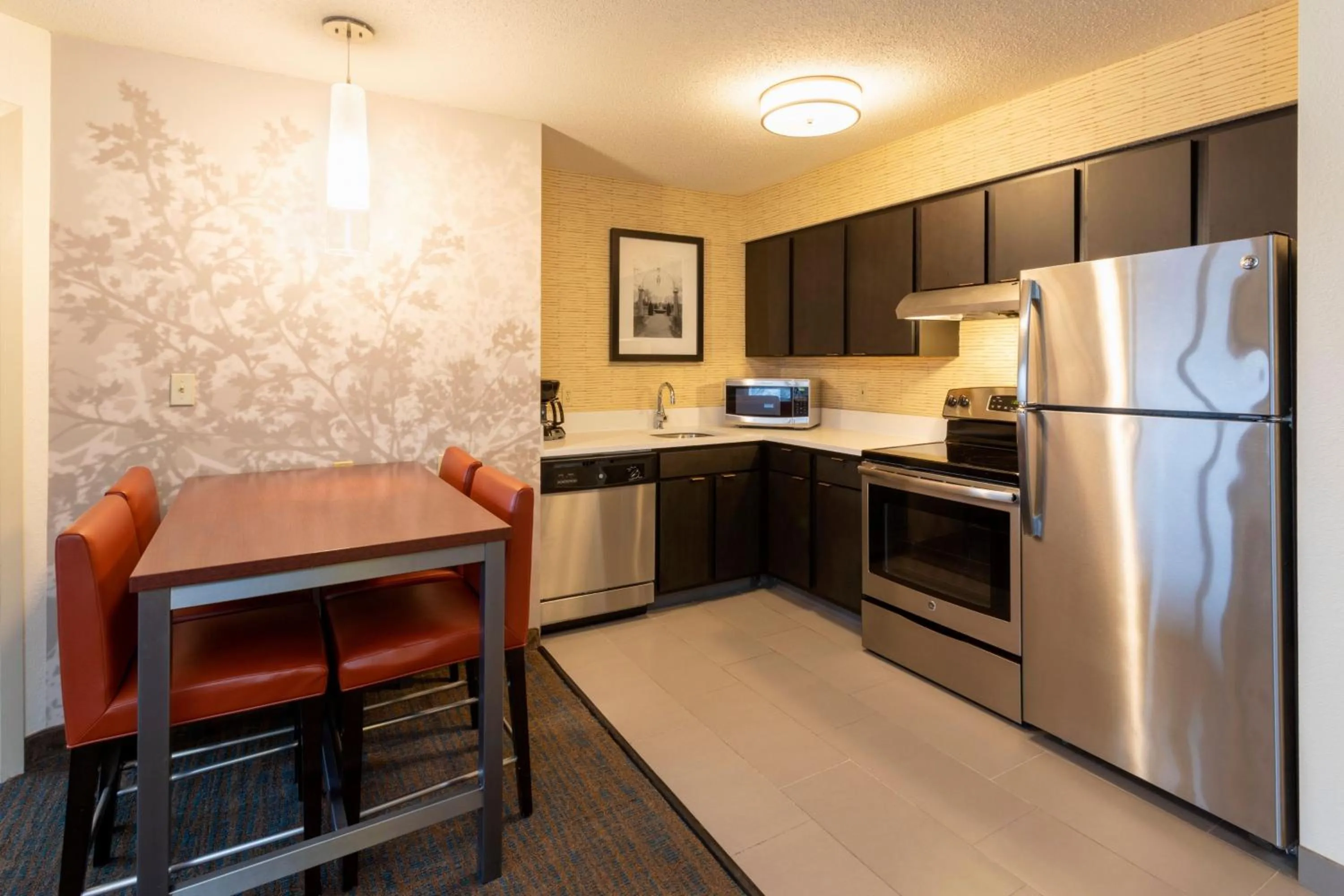 Kitchen or kitchenette in Residence Inn Minneapolis St. Paul/Roseville