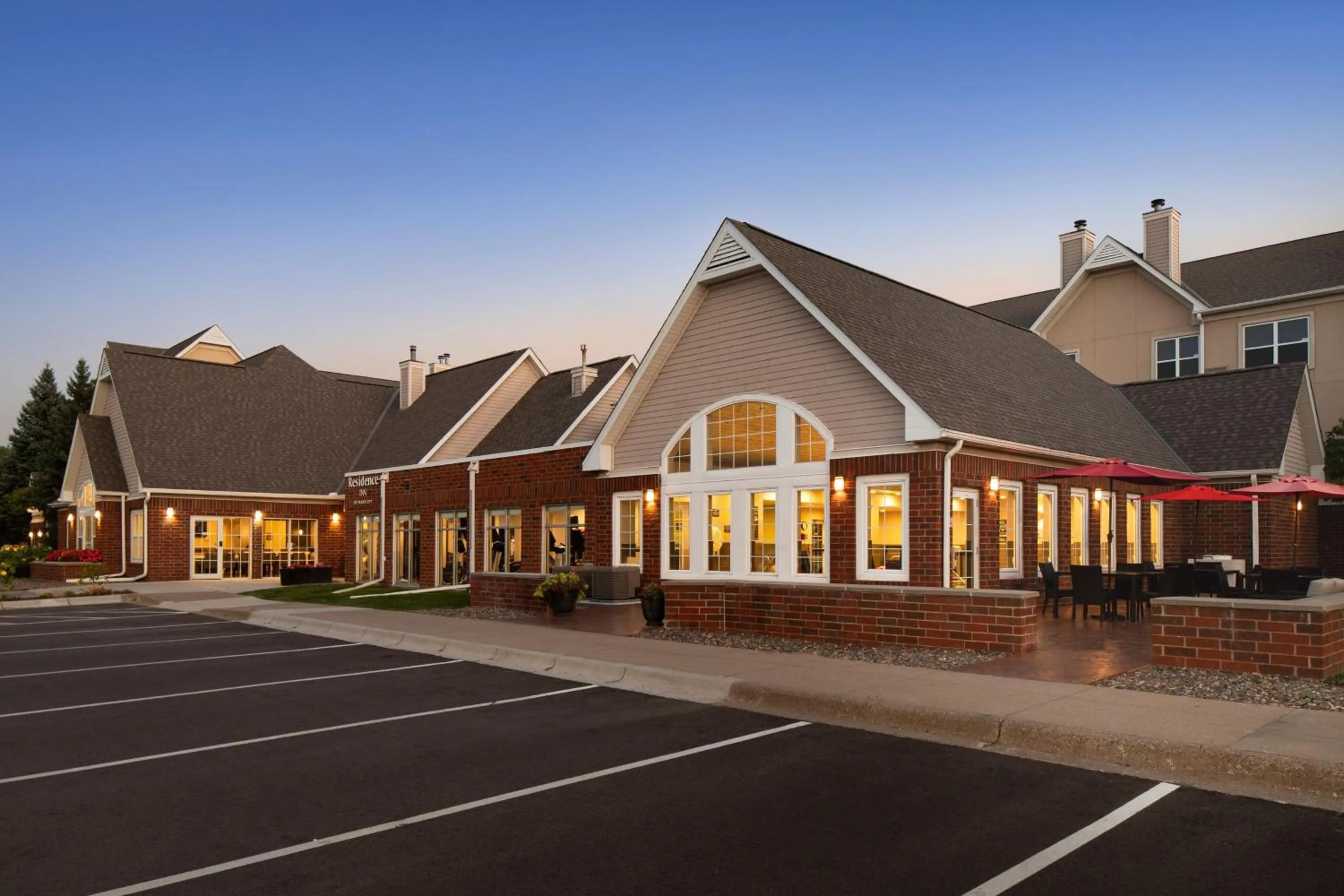 Property building in Residence Inn Minneapolis St. Paul/Roseville
