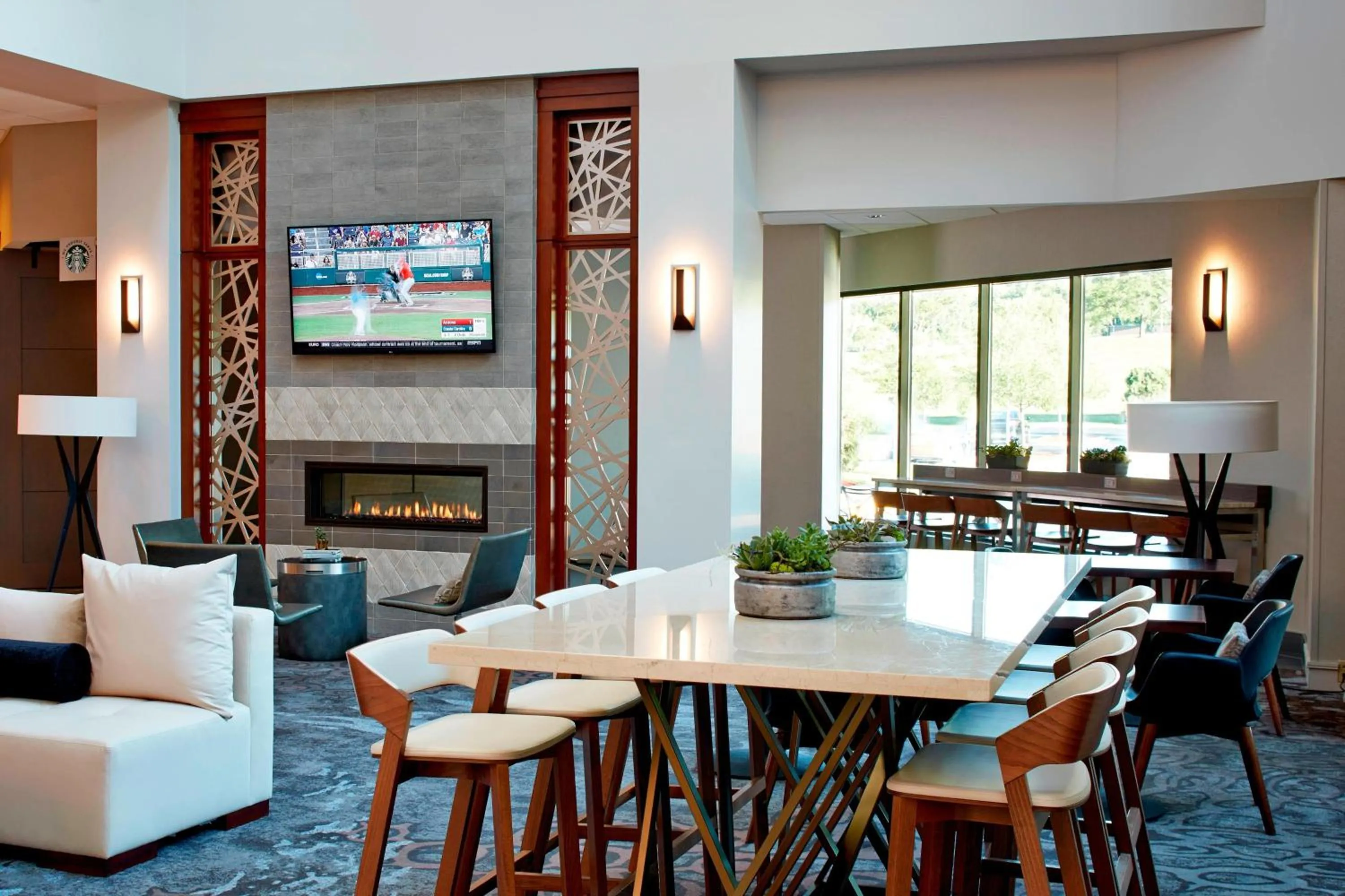 Restaurant/places to eat in Minneapolis Marriott West