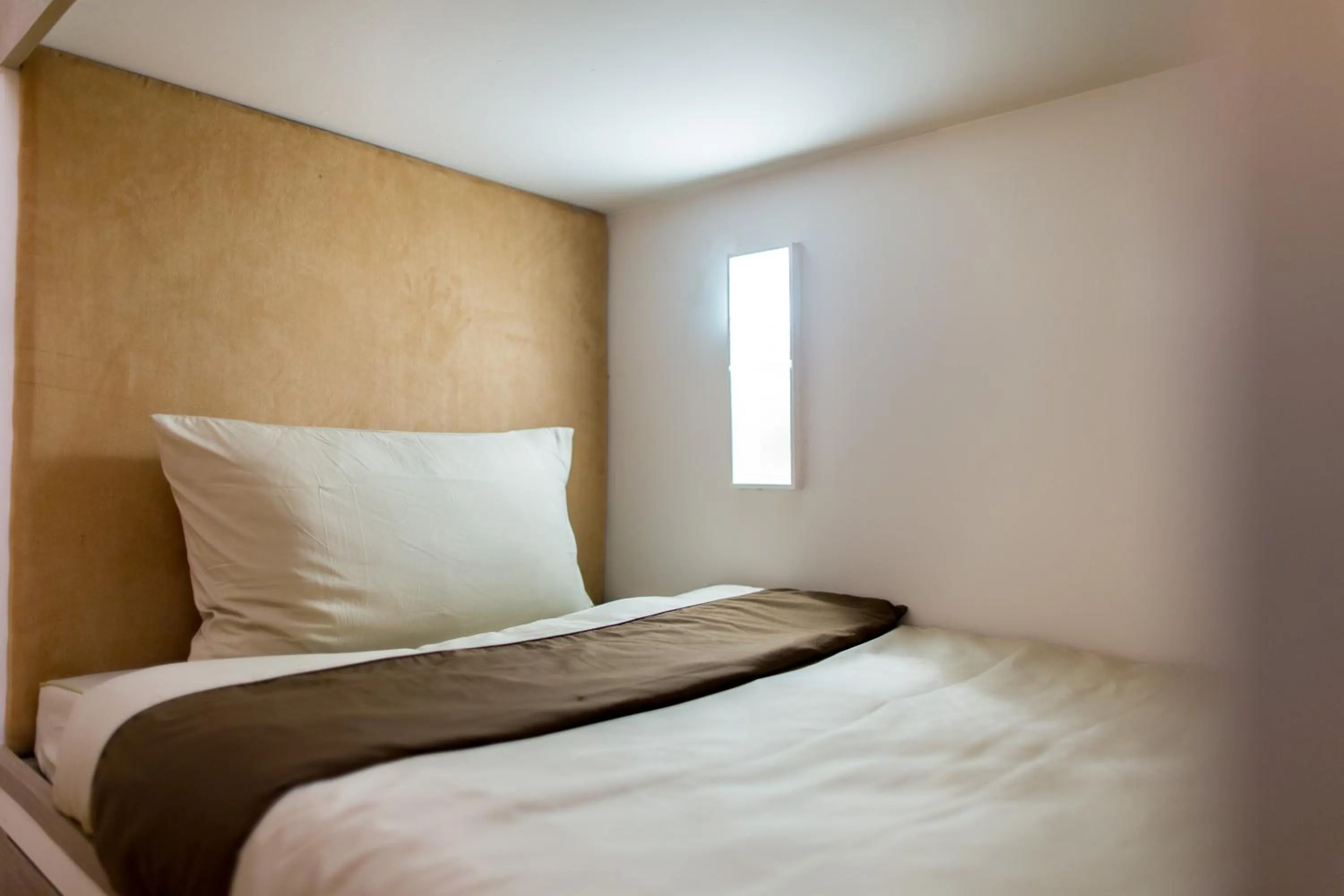 Photo of the whole room, Bed in Chiangmai Midpoint Activity Hostel