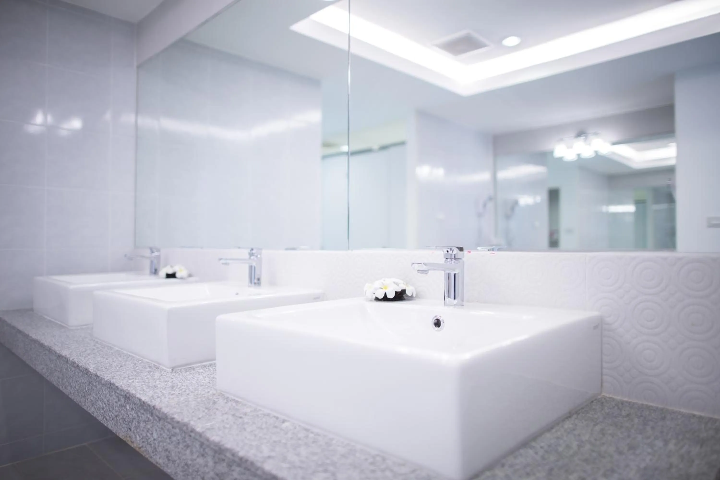 Bathroom in Chiangmai Midpoint Activity Hostel