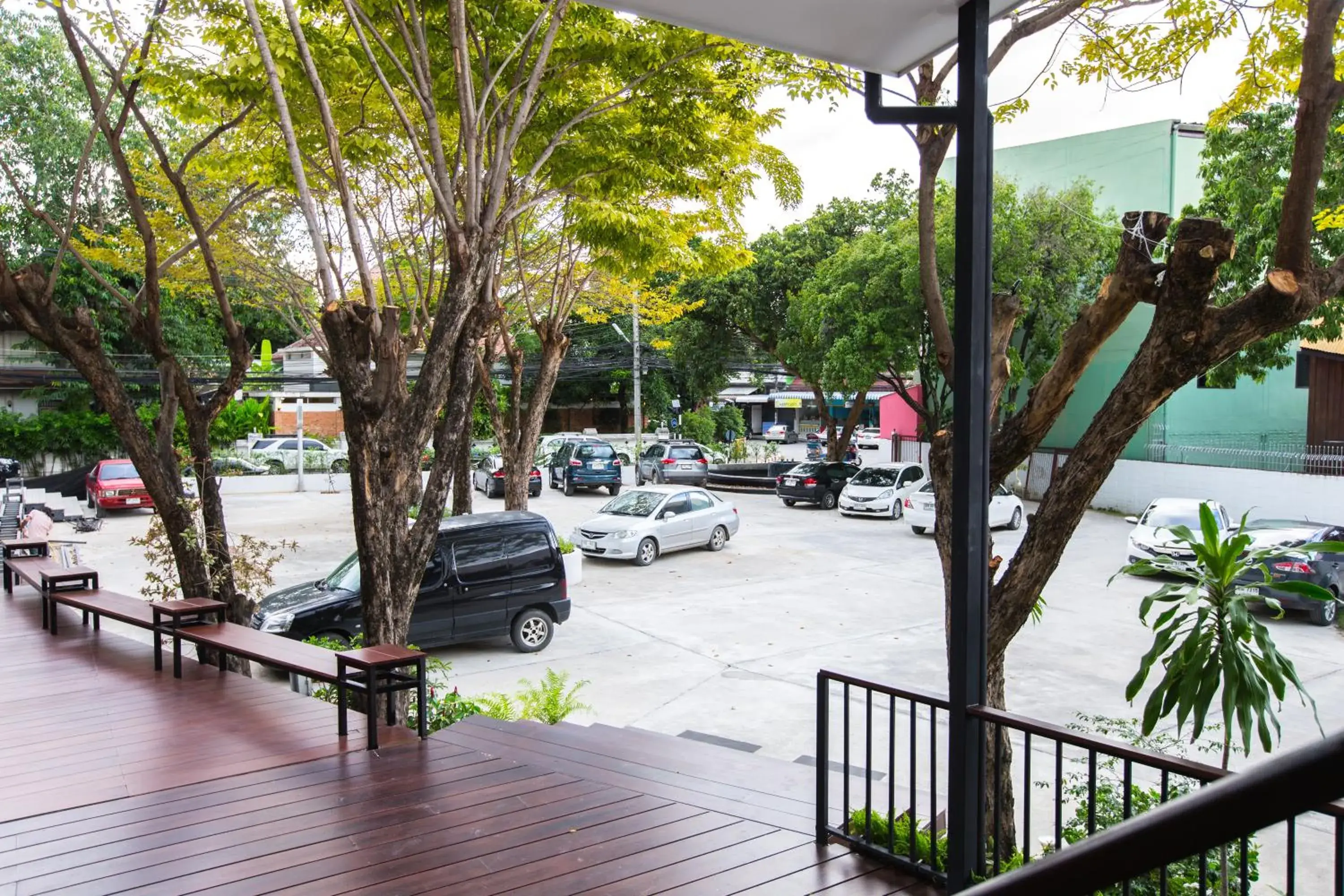 Property building in Chiangmai Midpoint Activity Hostel Property building in Chiangmai Midpoint Activity Hostel