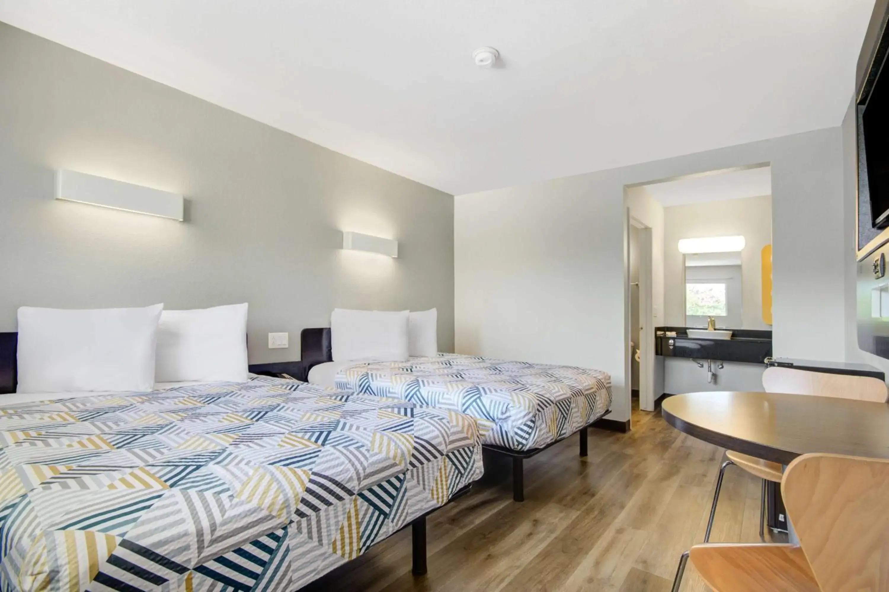 Other, Bed in Motel 6-San Jose, CA - Airport Other, Bed in Motel 6-San Jose, CA - Airport