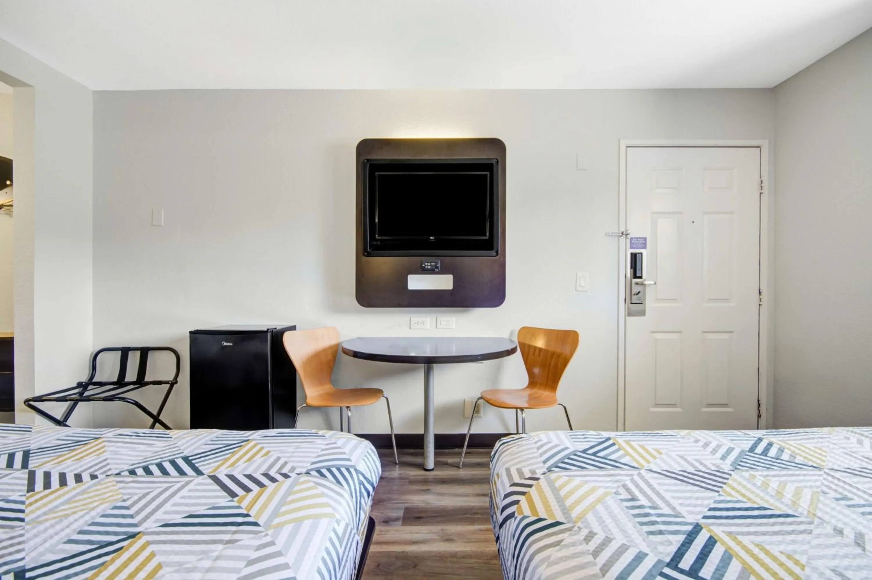 Other, Bed in Motel 6-San Jose, CA - Airport