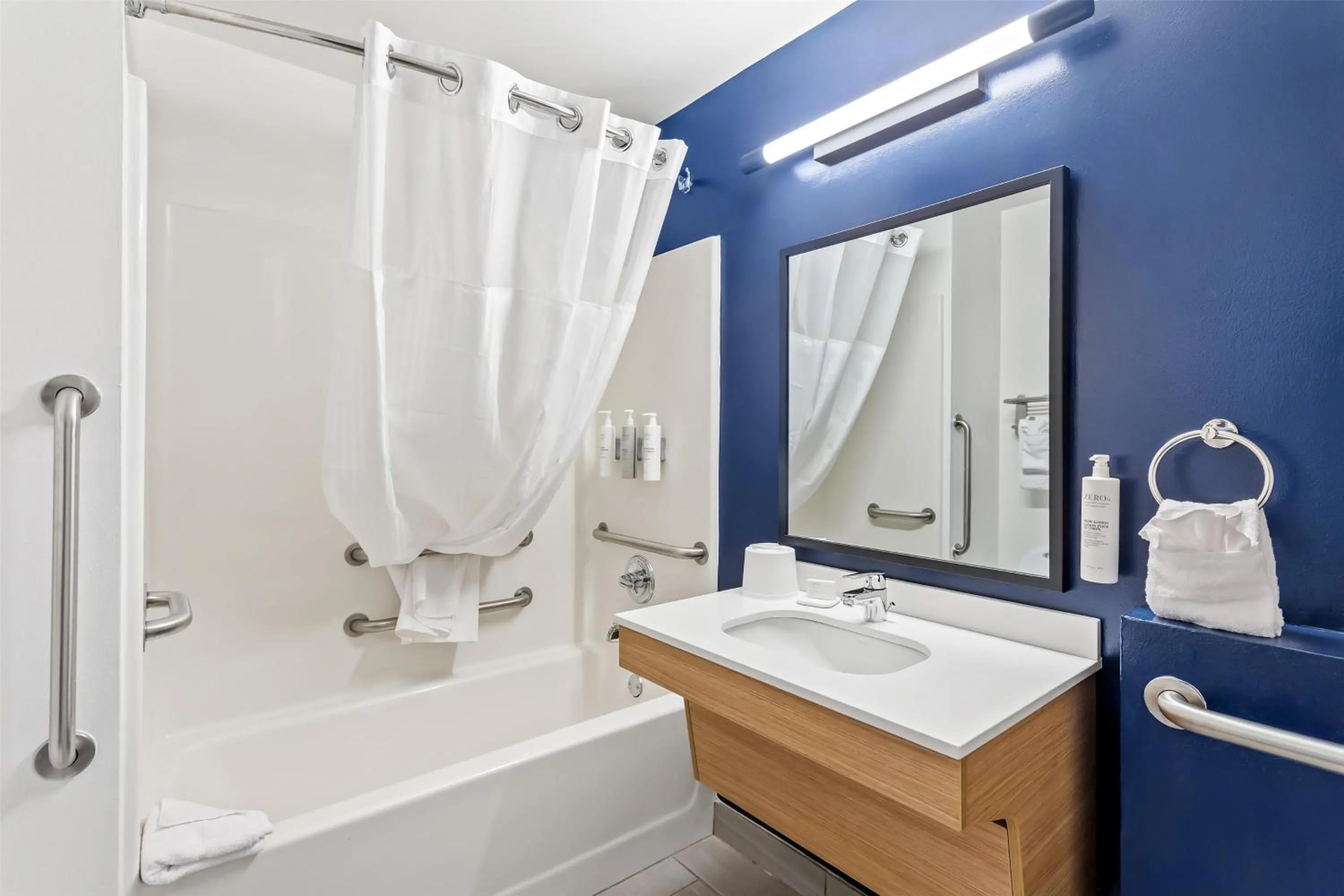 Bathroom in Spark By Hilton Oak Forest I-57