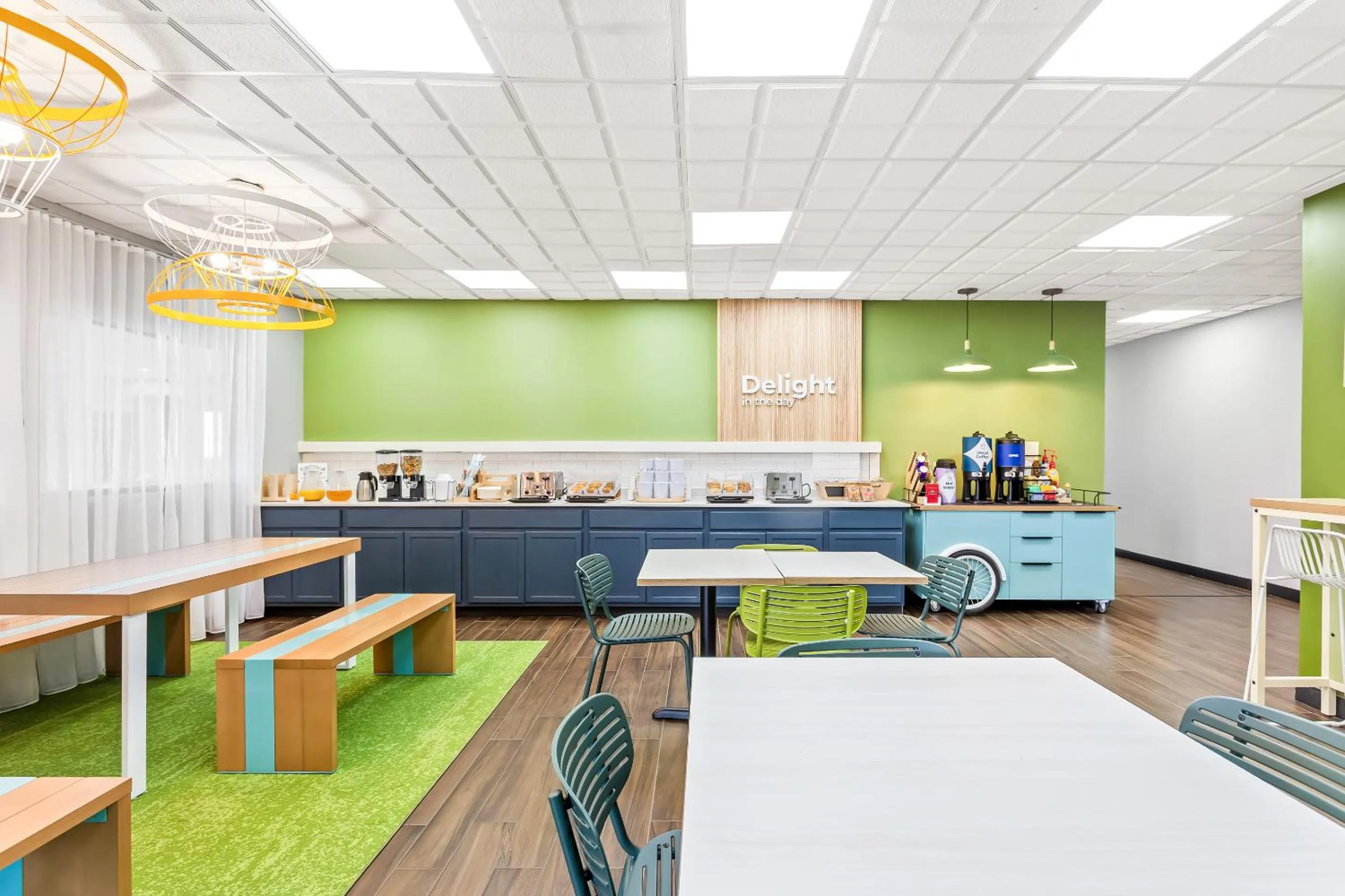 Breakfast in Spark By Hilton Oak Forest I-57