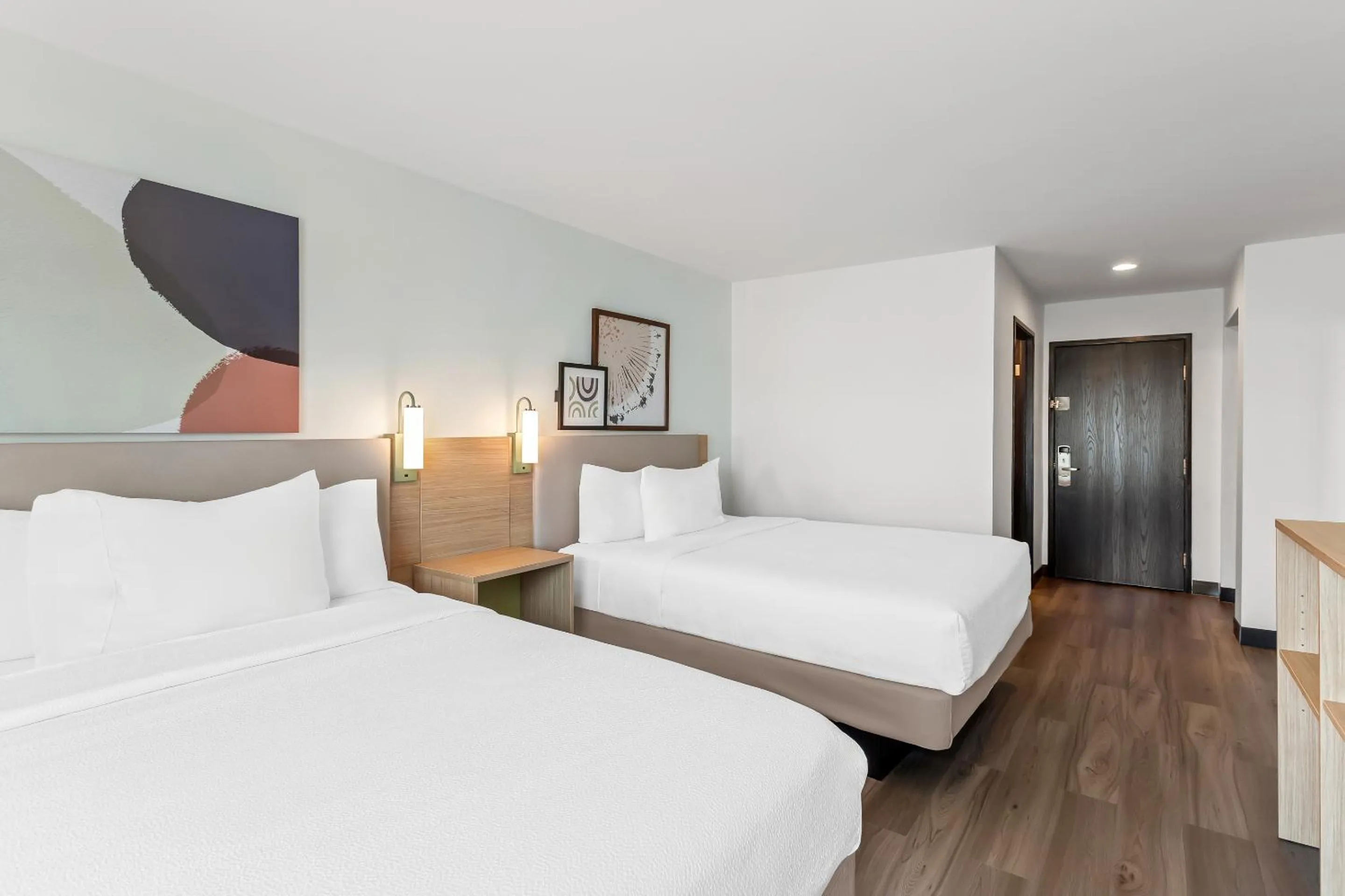 Bedroom, Bed in Spark By Hilton Oak Forest I-57