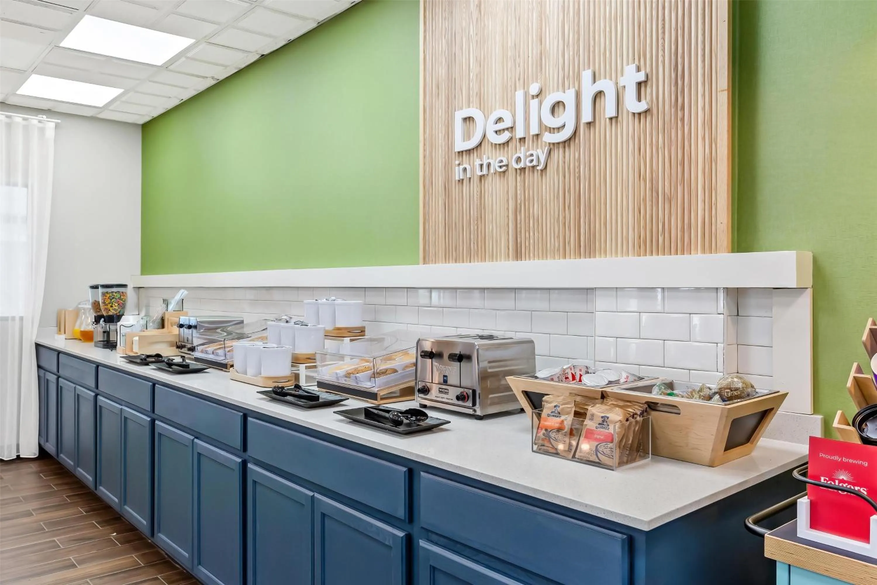 Breakfast in Spark By Hilton Oak Forest I-57