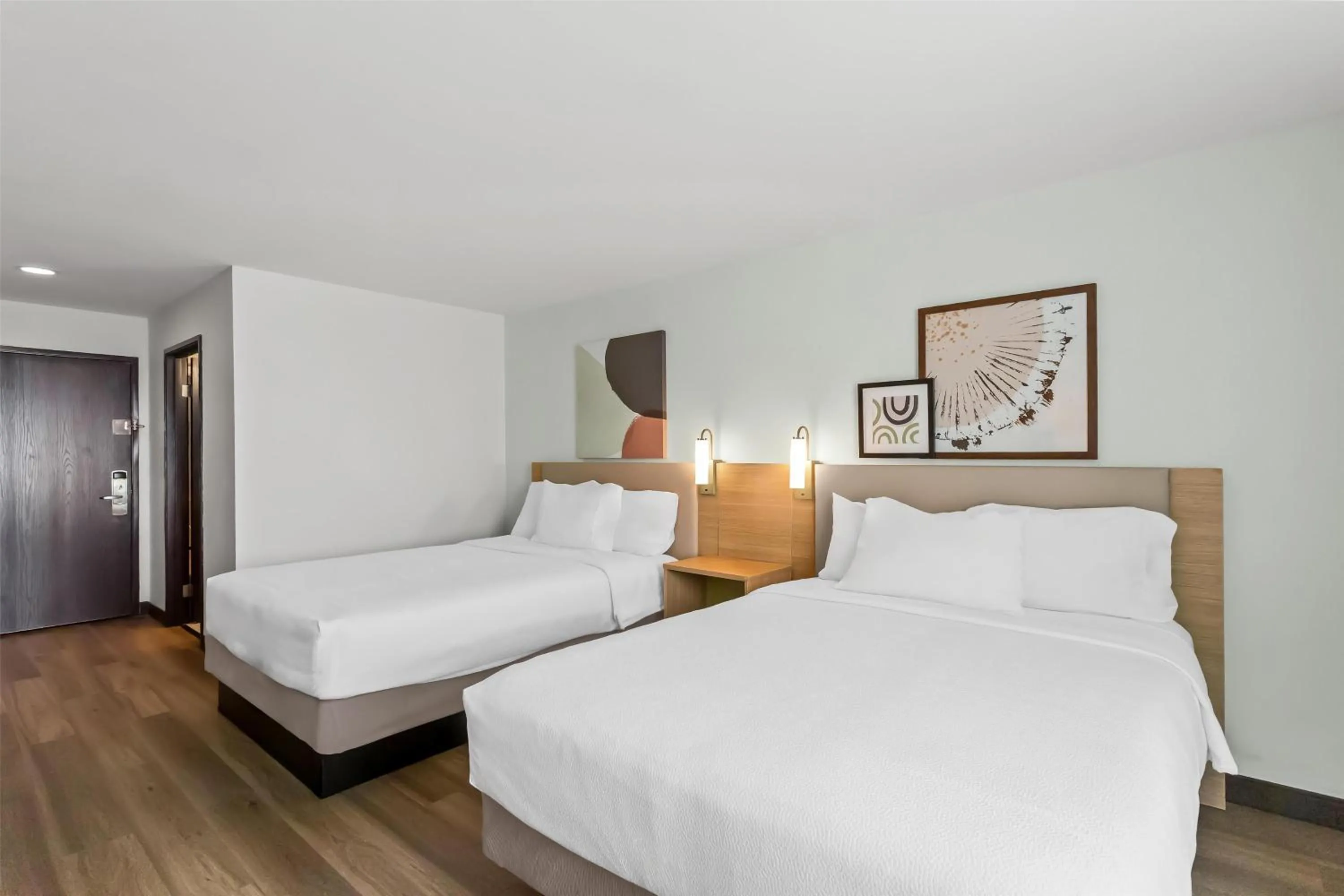 Bed in Spark By Hilton Oak Forest I-57