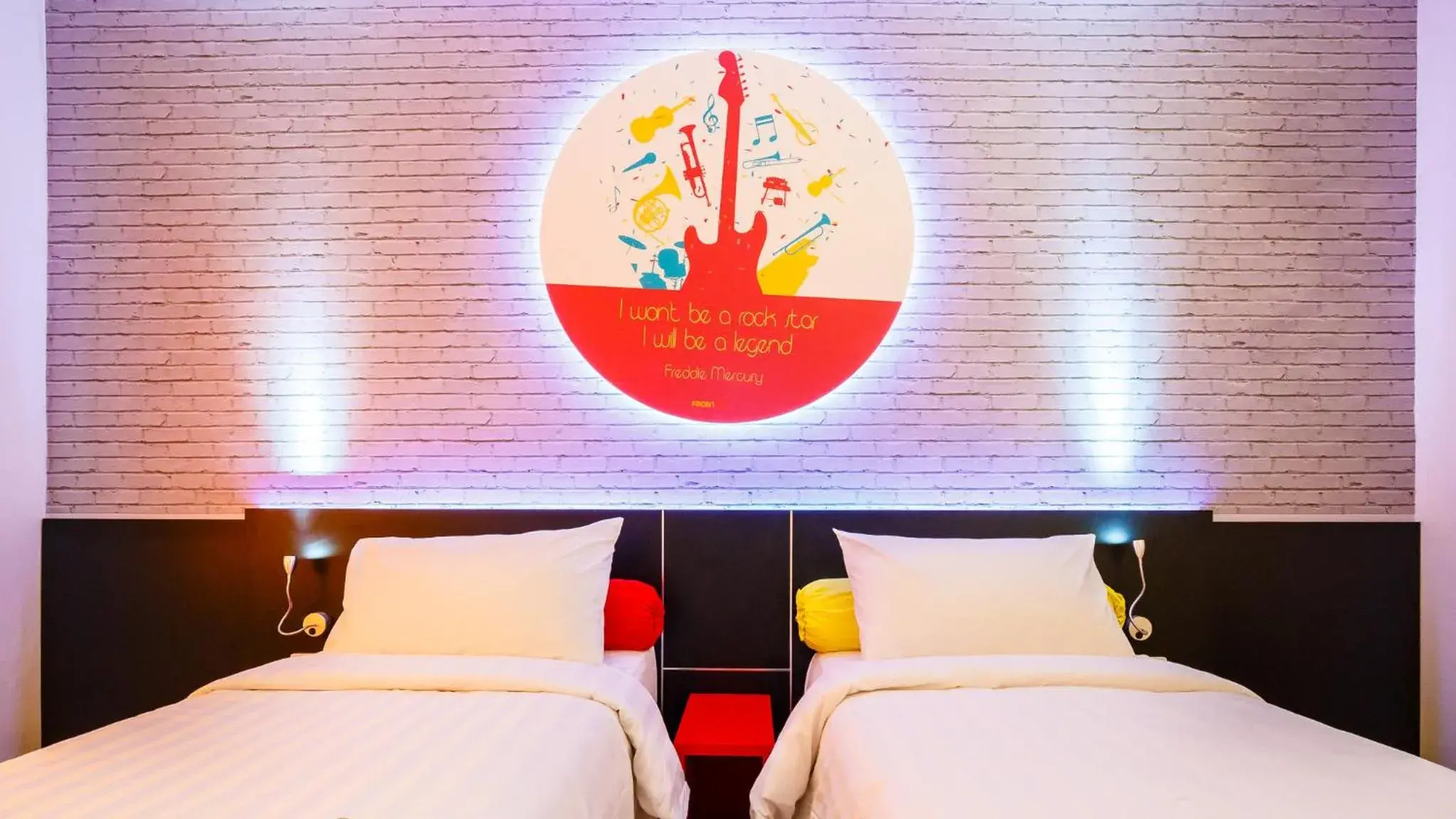 Bed in Front One Inn Muntilan Bed in Front One Inn Muntilan