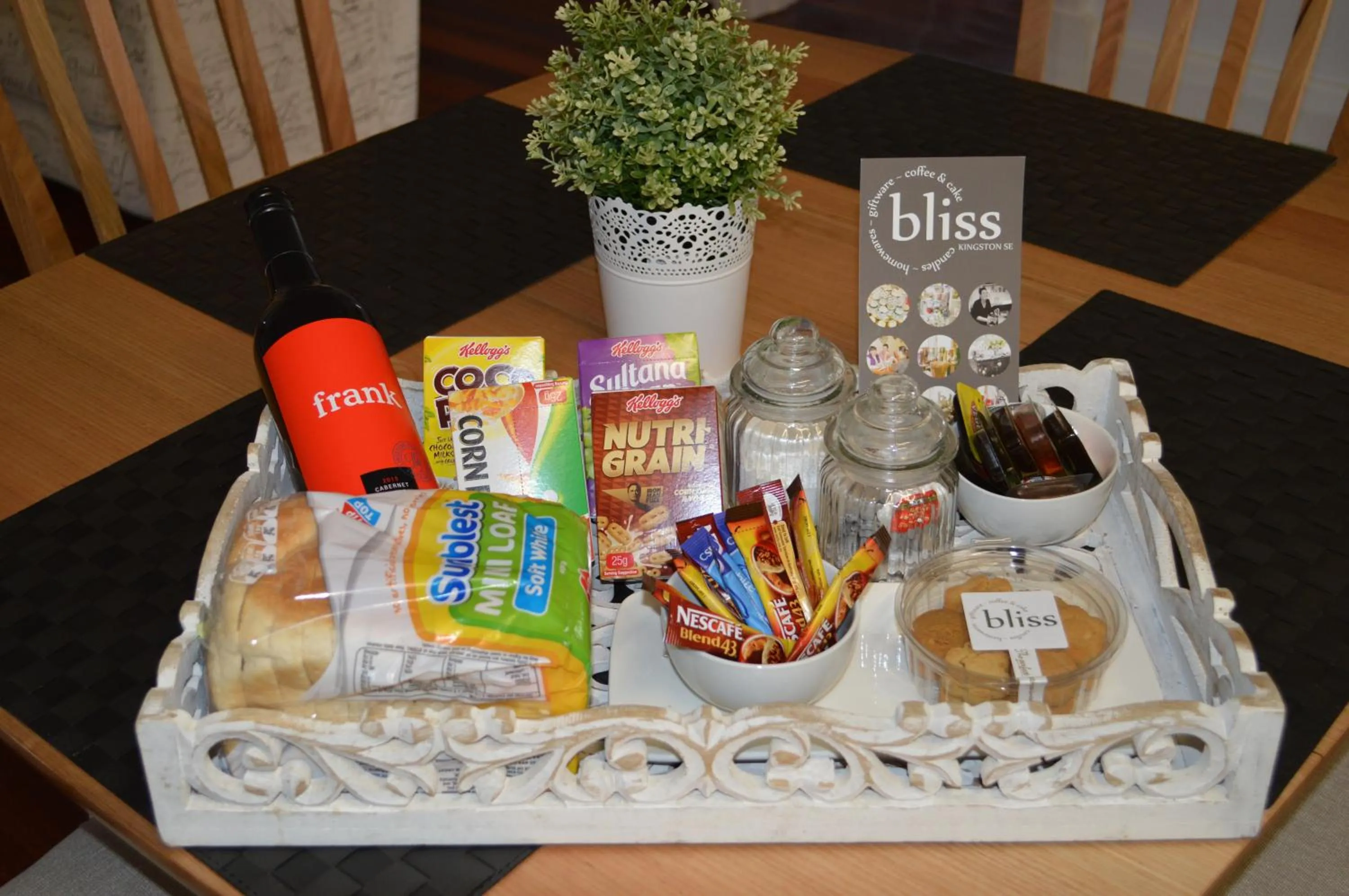 Kitchen or kitchenette in Agnes Cottage Bed & Breakfast