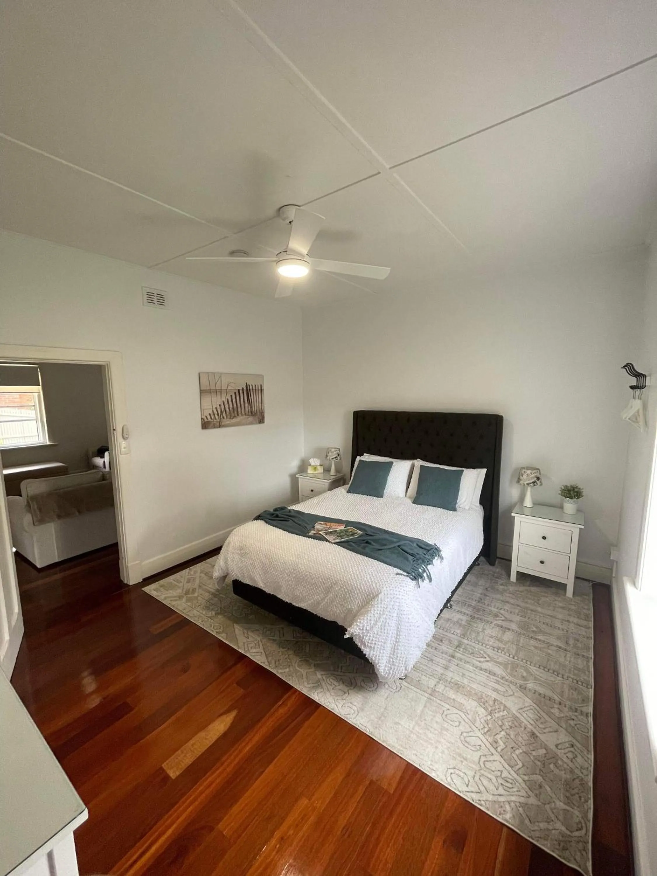 Bed in Agnes Cottage Bed & Breakfast