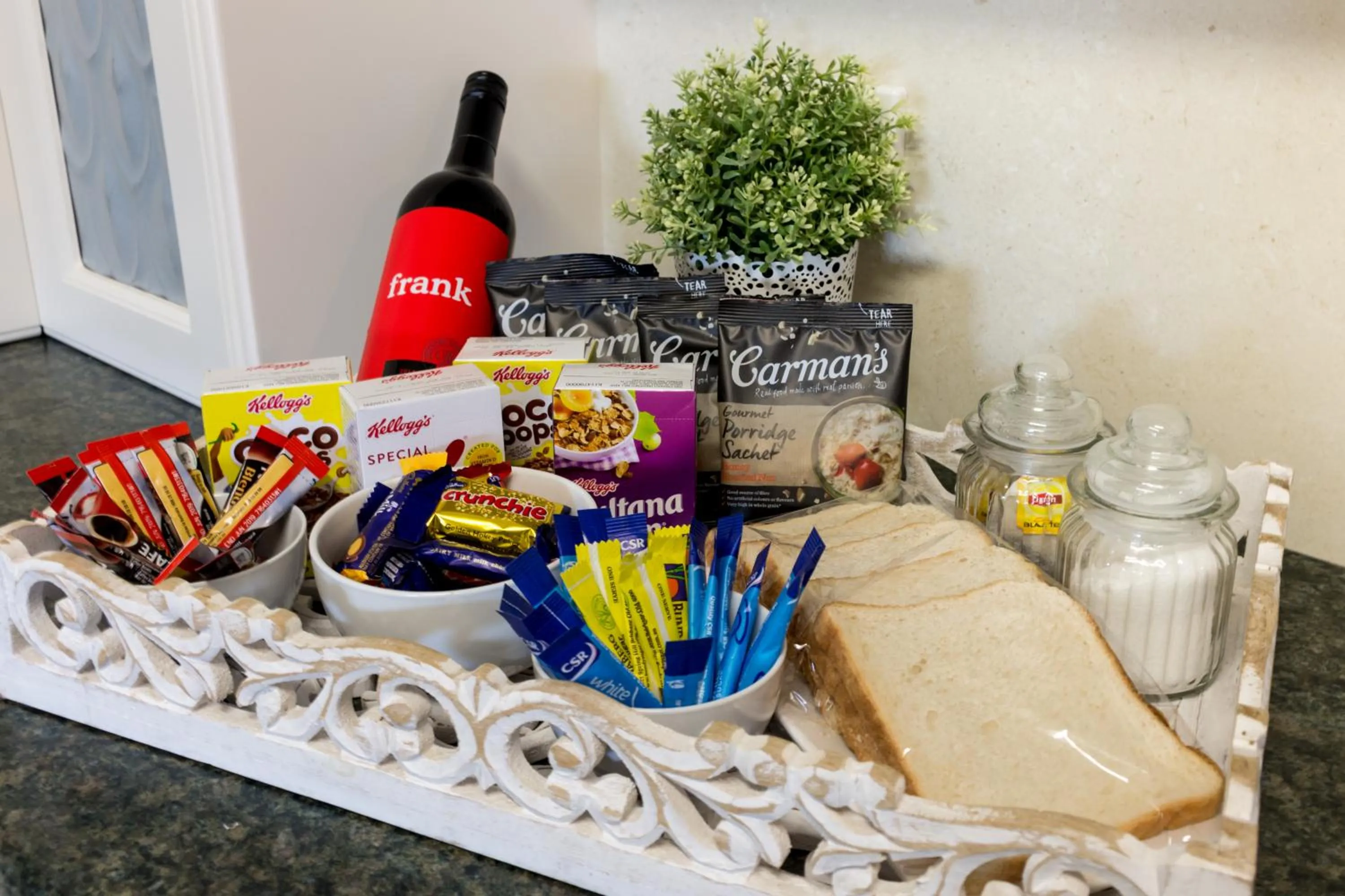 Breakfast in Agnes Cottage Bed & Breakfast