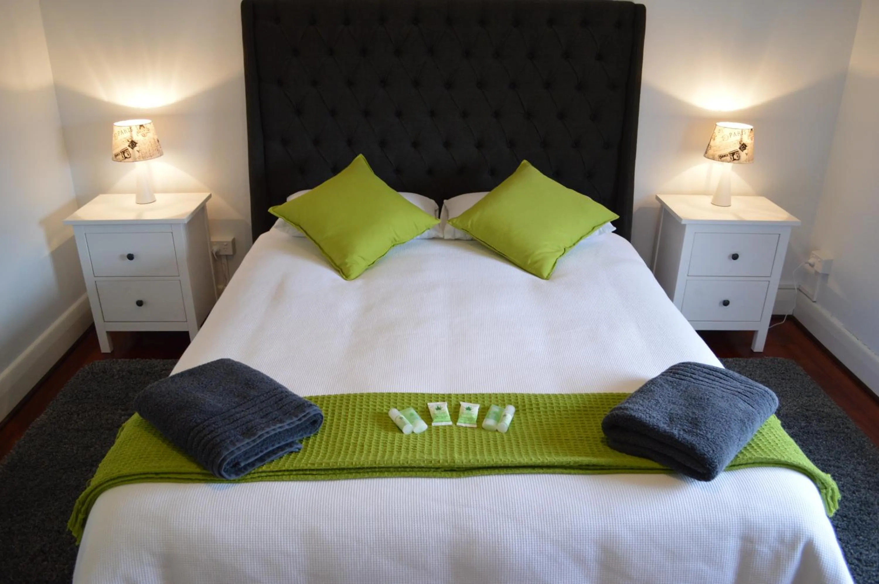 Bed in Agnes Cottage Bed & Breakfast