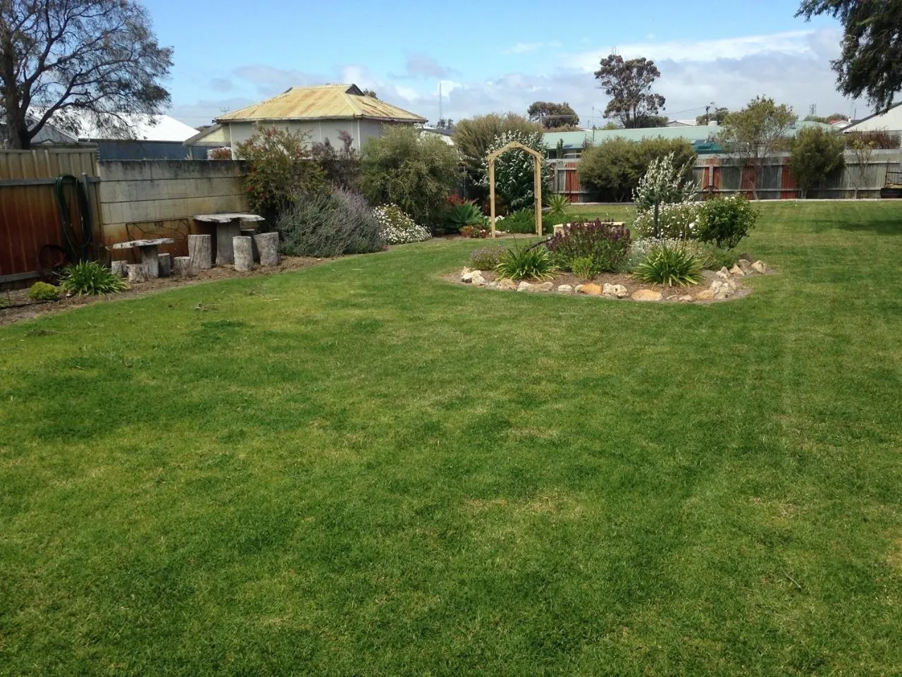 Garden in Agnes Cottage Bed & Breakfast