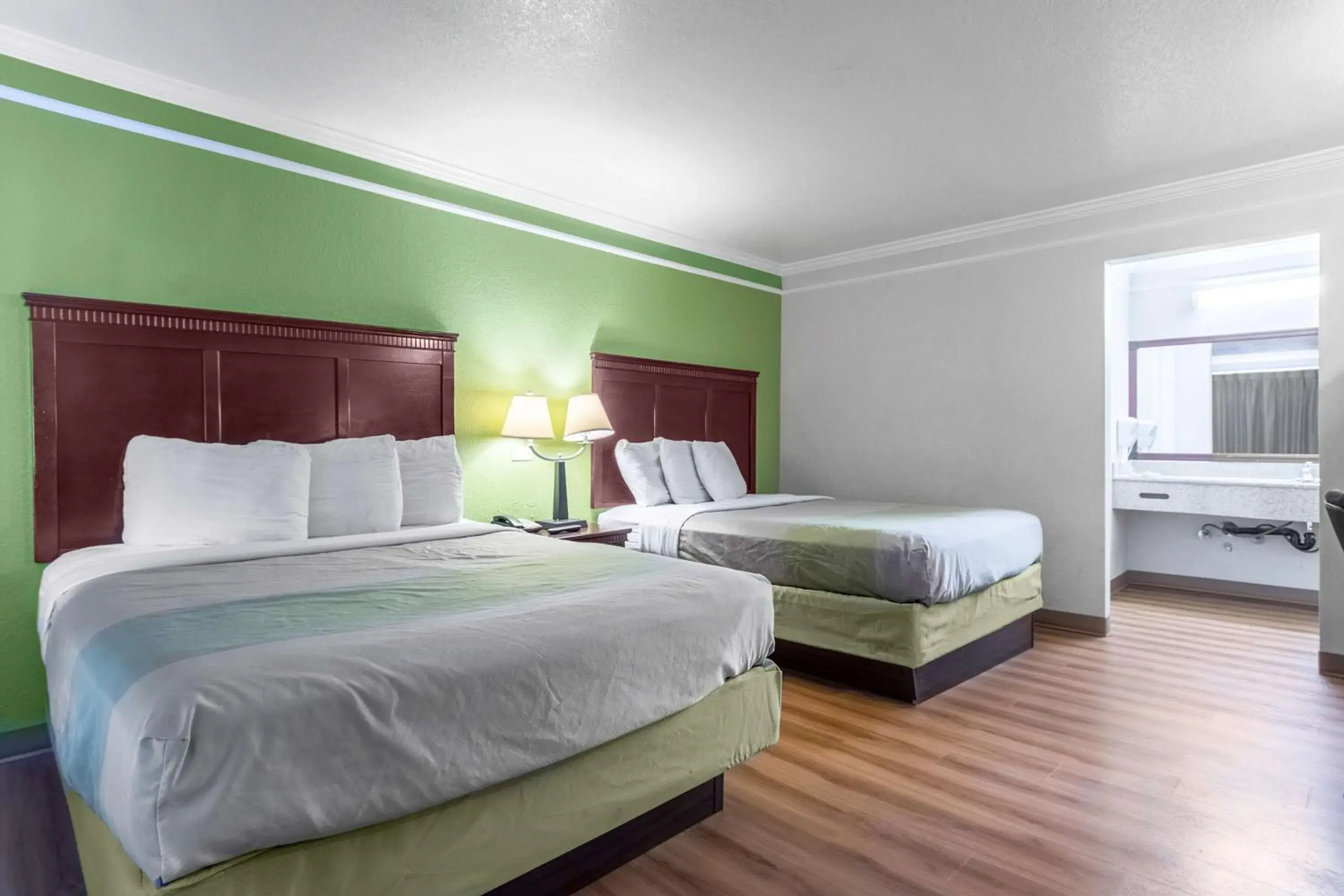 Queen Room with Two Queen Beds - single occupancy - Non-Smoking in Motel 6-Kingsburg, CA Queen Room with Two Queen Beds - single occupancy - Non-Smoking in Motel 6-Kingsburg, CA