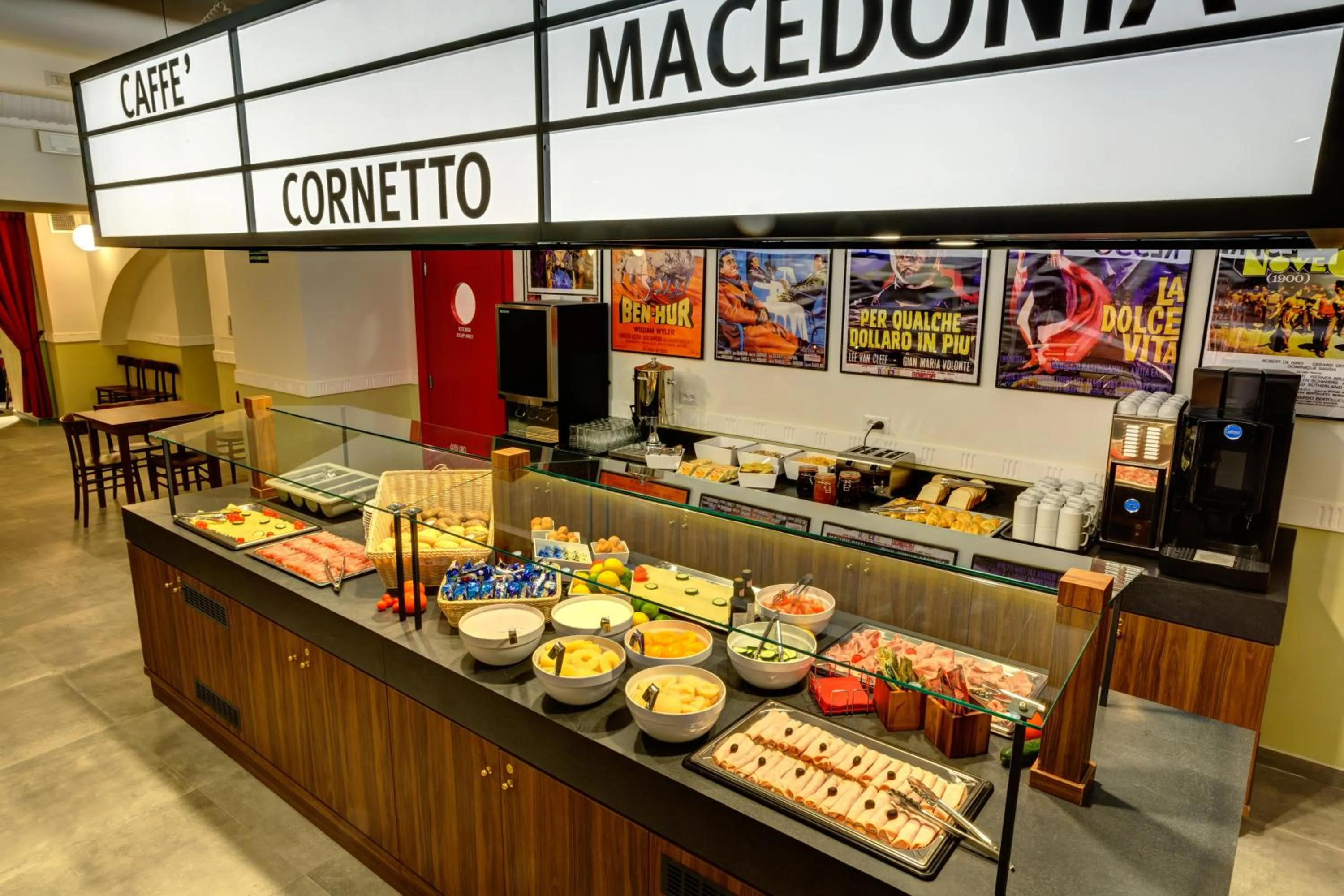 Buffet breakfast in MEININGER Roma Termini