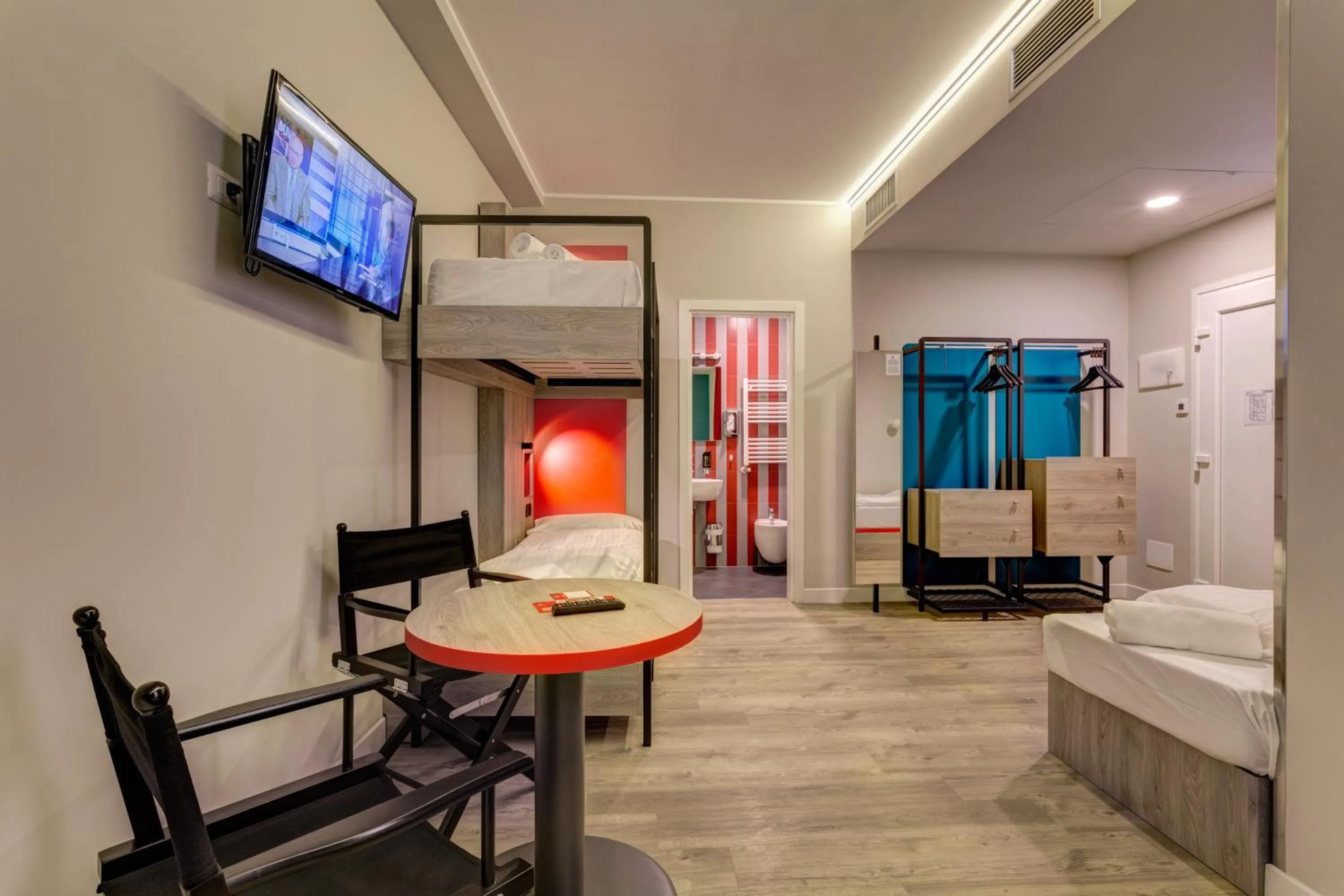 Photo of the whole room, Bed in MEININGER Roma Termini