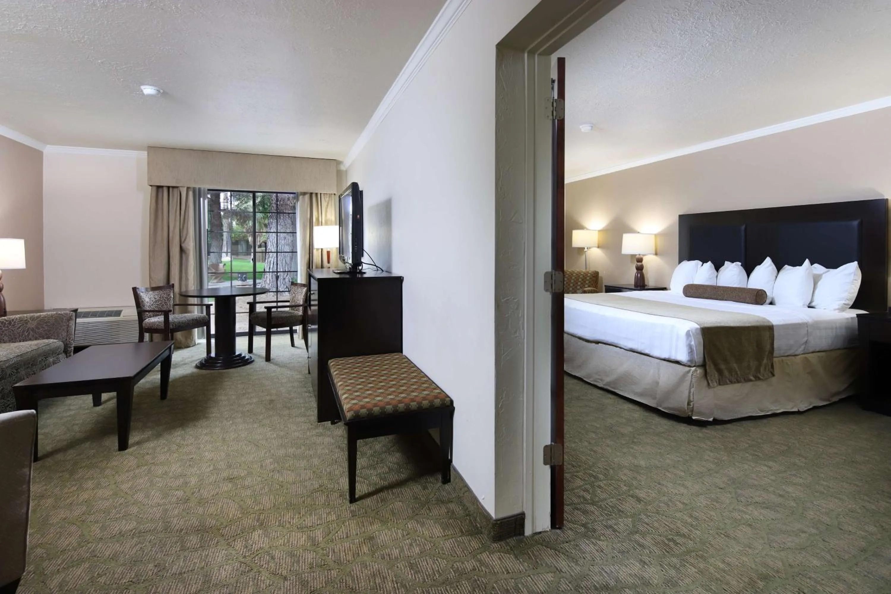 Photo of the whole room, Bed in Best Western Tucson Intl Airport Hotel & Suites