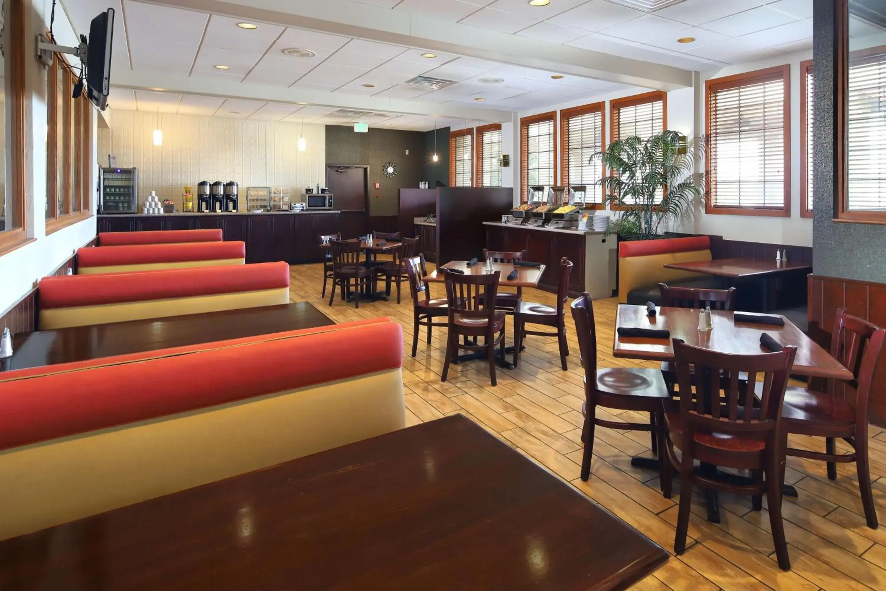 Restaurant/Places to Eat in Best Western Tucson Intl Airport Hotel & Suites Restaurant/Places to Eat in Best Western Tucson Intl Airport Hotel & Suites