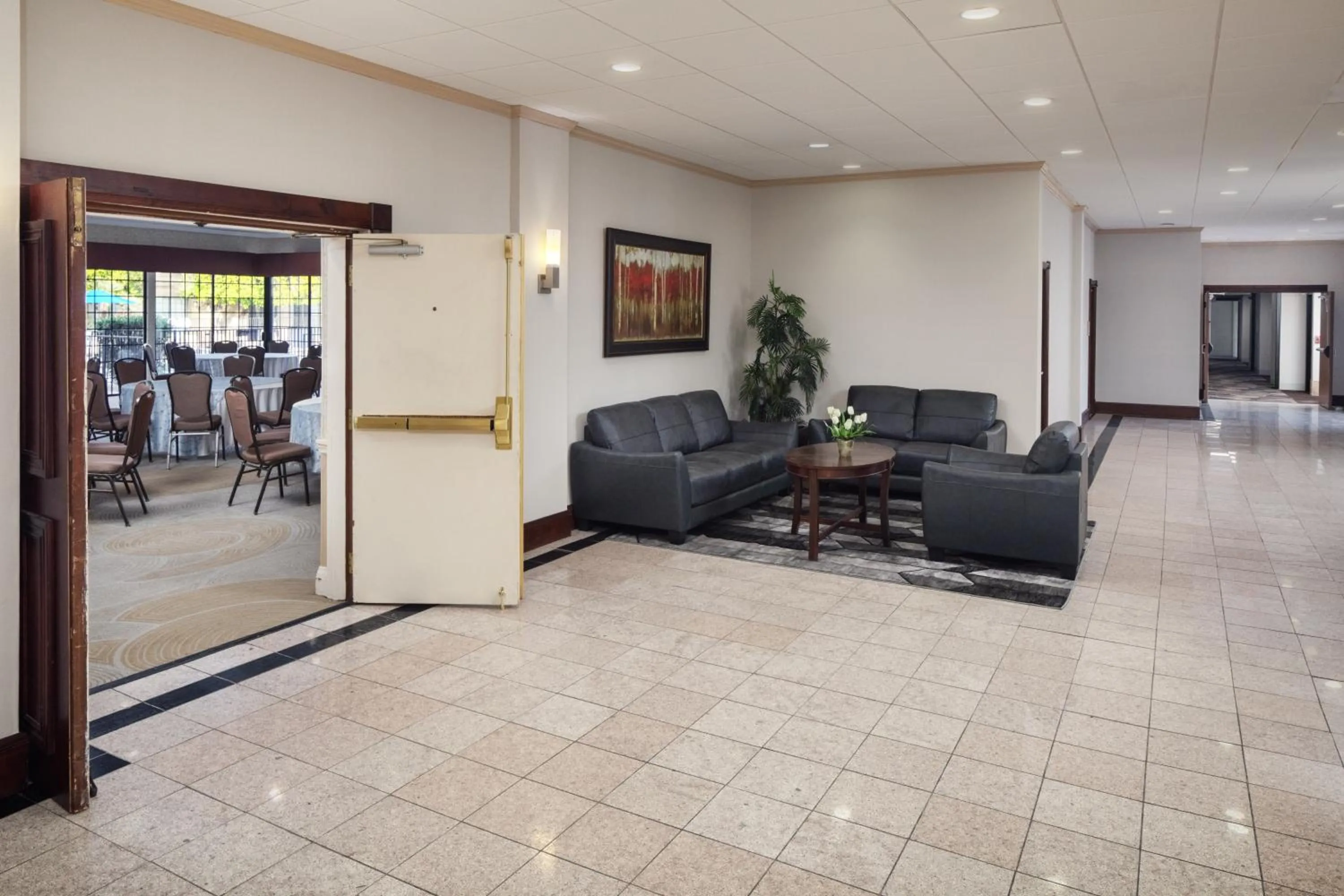 Wyndham Tucson Airport Hotel & Conference Center