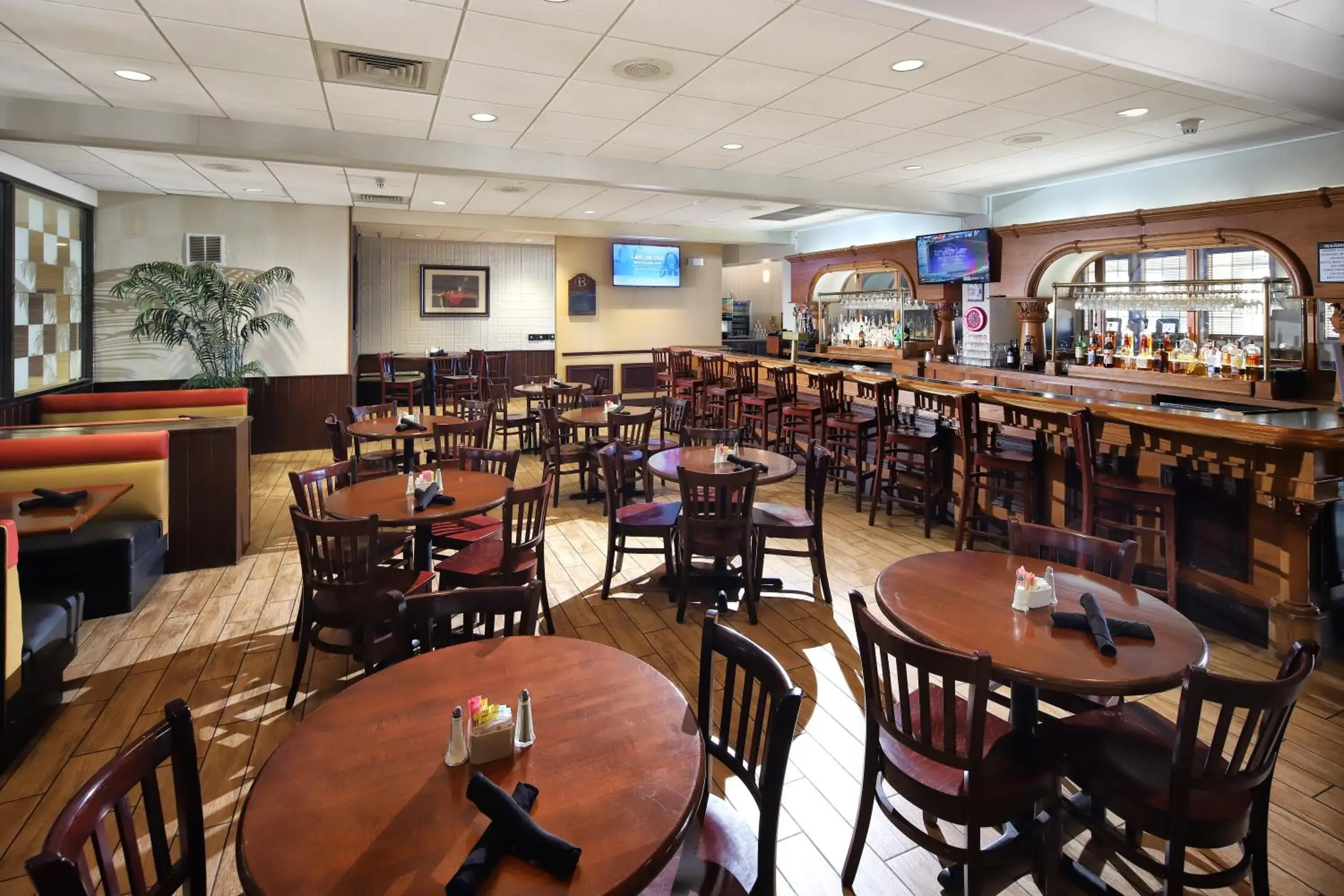 Restaurant/Places to Eat in Best Western Tucson Intl Airport Hotel & Suites Restaurant/Places to Eat in Best Western Tucson Intl Airport Hotel & Suites