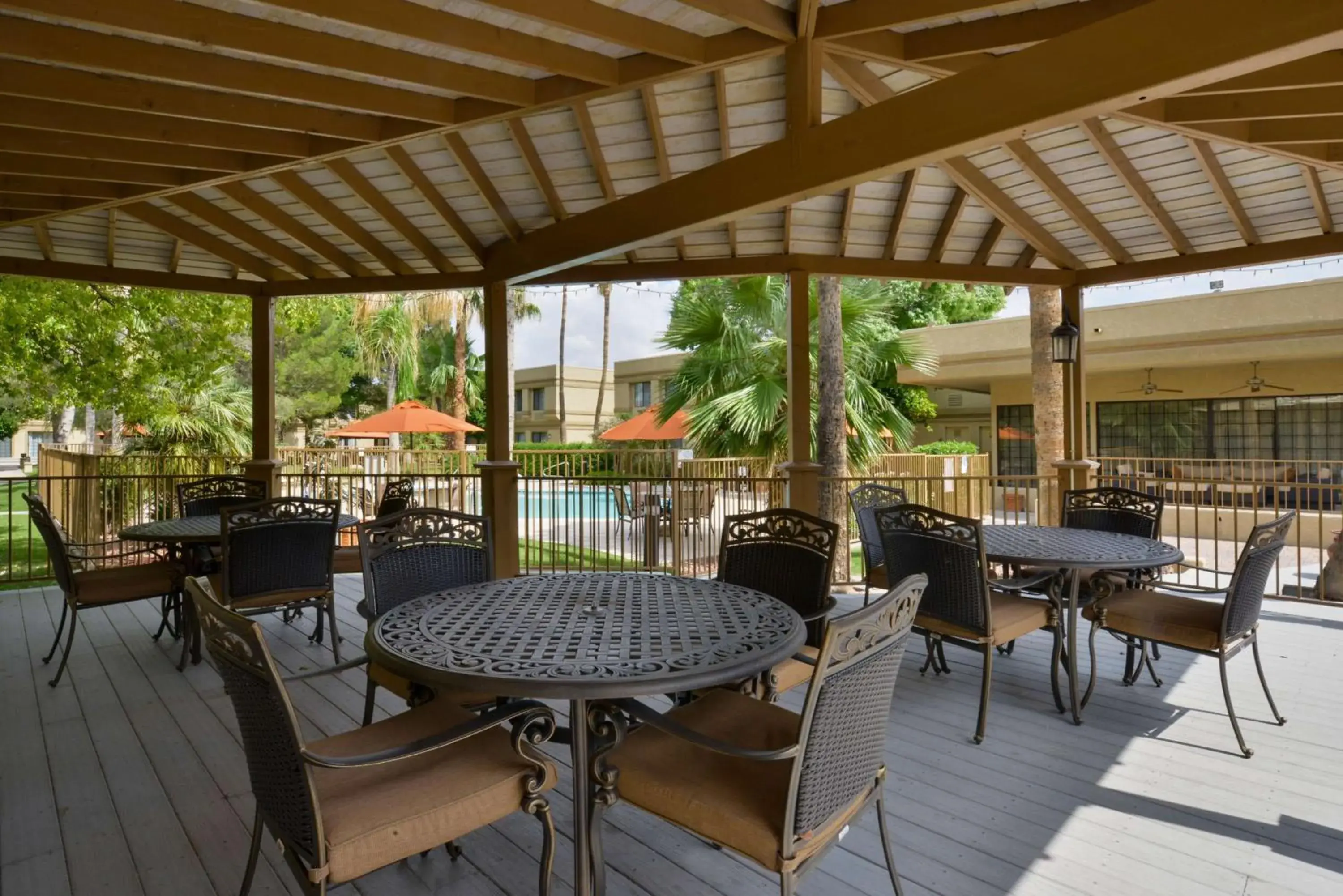 Property building, Restaurant/Places to Eat in Best Western Tucson Intl Airport Hotel & Suites Property building, Restaurant/Places to Eat in Best Western Tucson Intl Airport Hotel & Suites