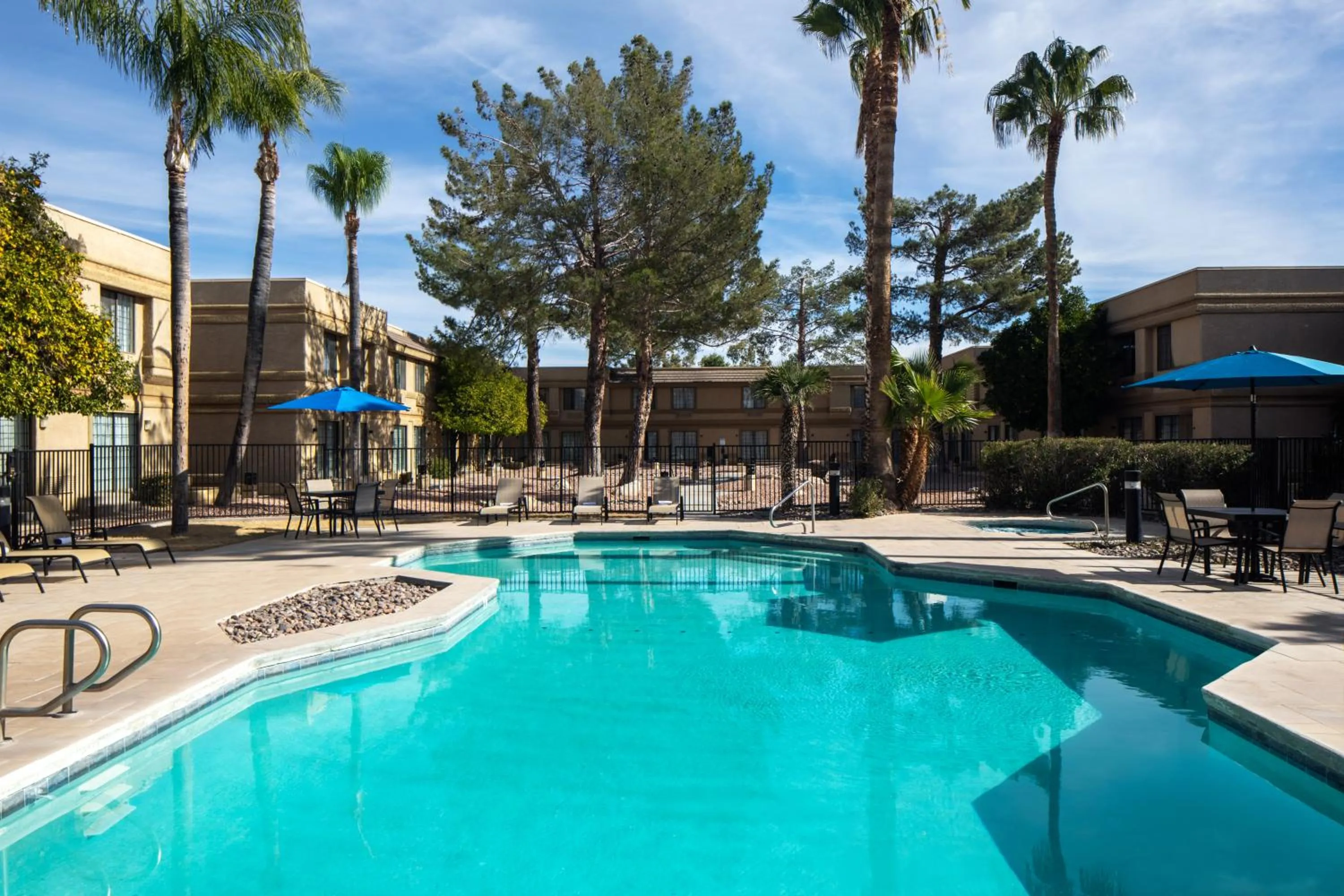 Swimming pool in Wyndham Tucson Airport Hotel & Conference Center