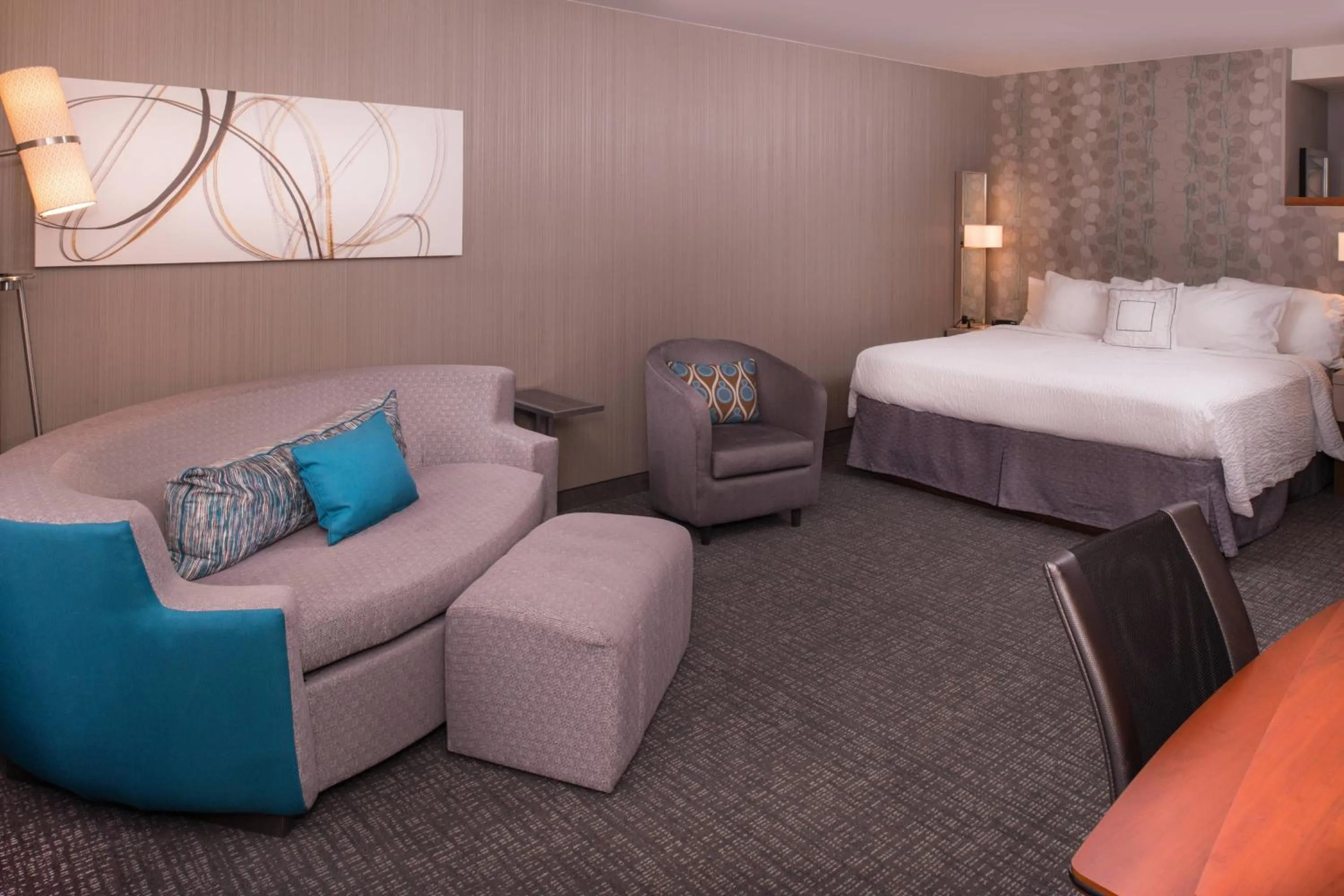 Photo of the whole room, Bed in Courtyard by Marriott Thousand Oaks Ventura County