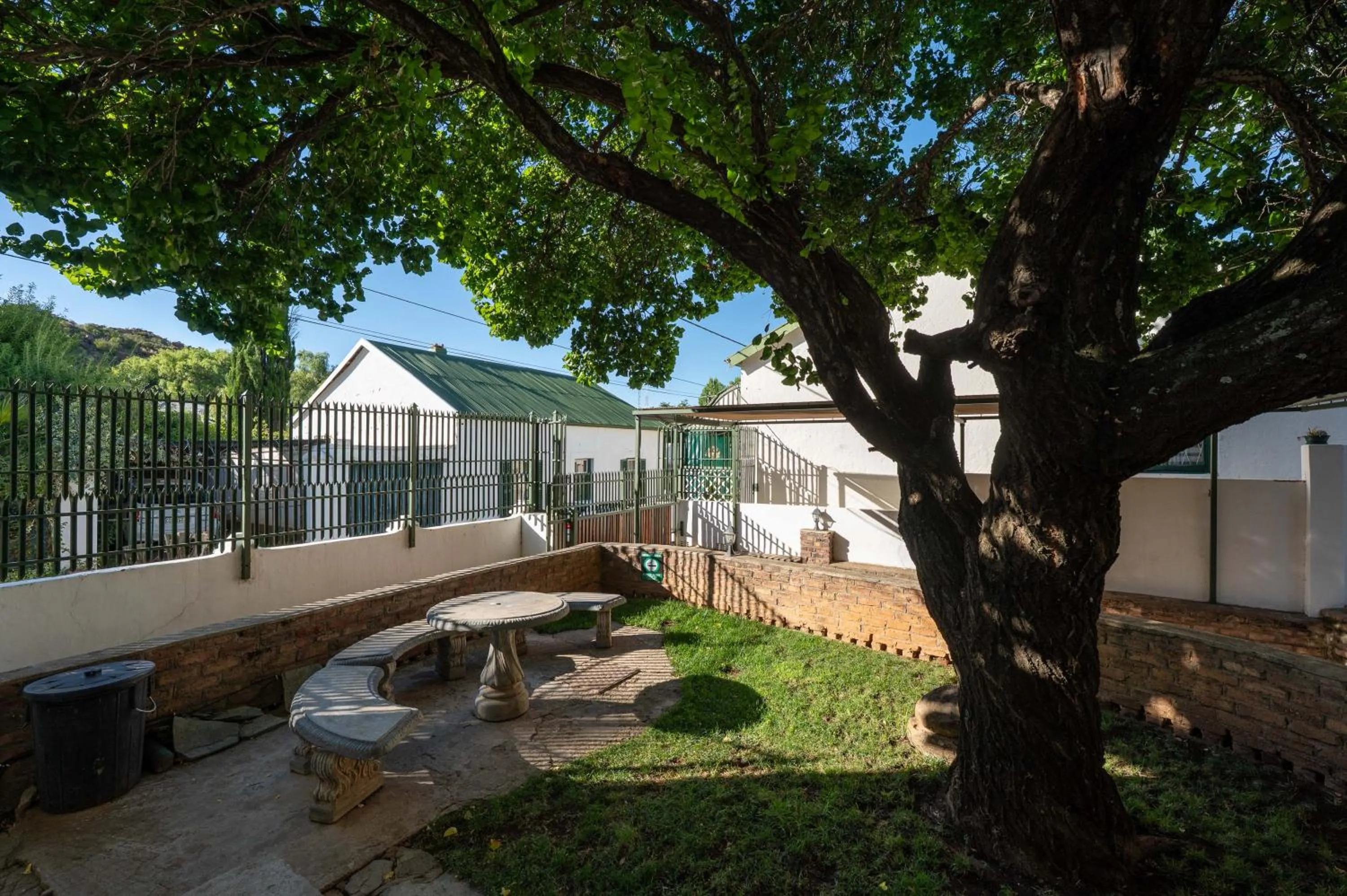 Garden view in Toverberg Guest Houses