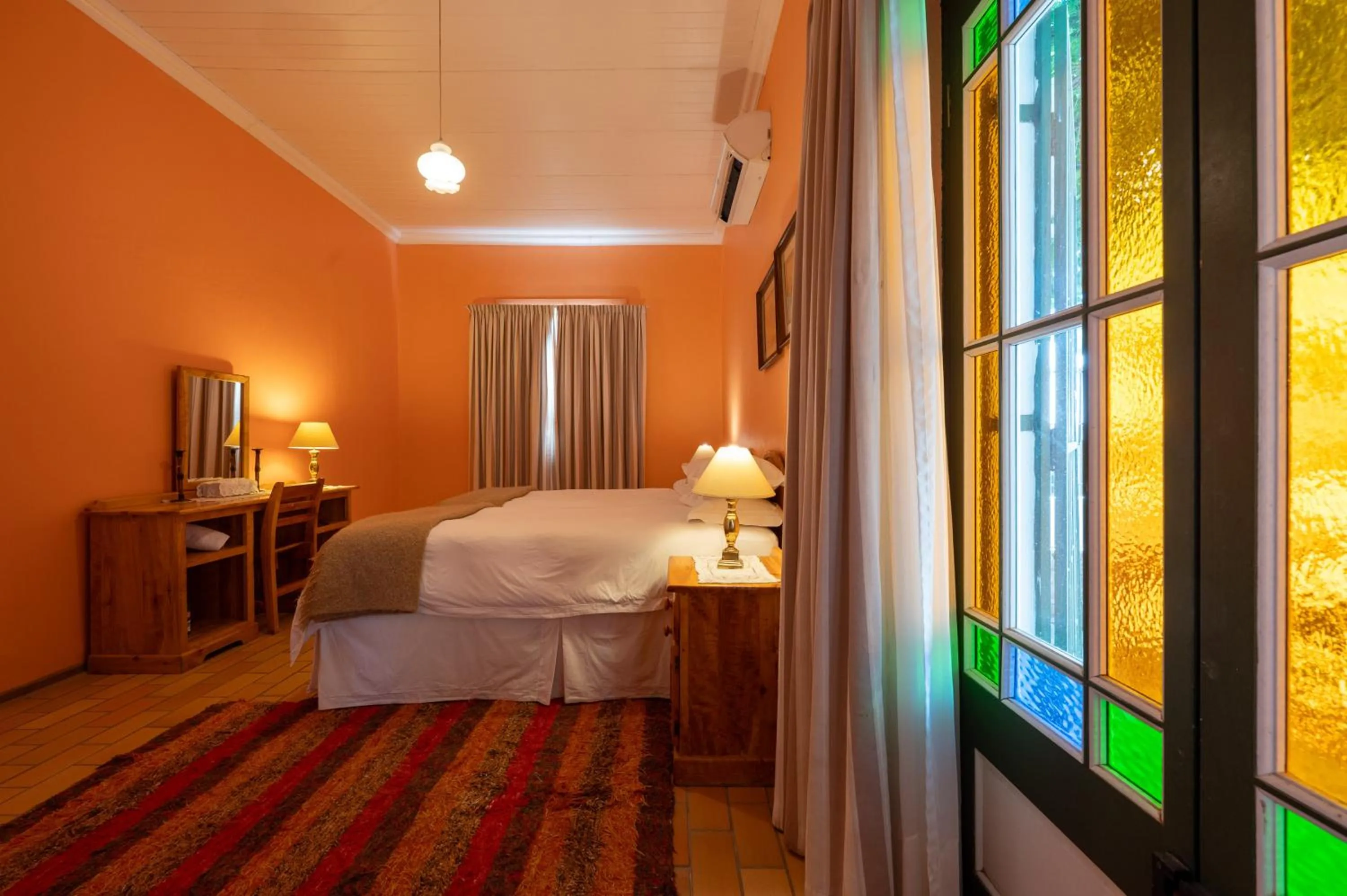 Photo of the whole room, Bed in Toverberg Guest Houses
