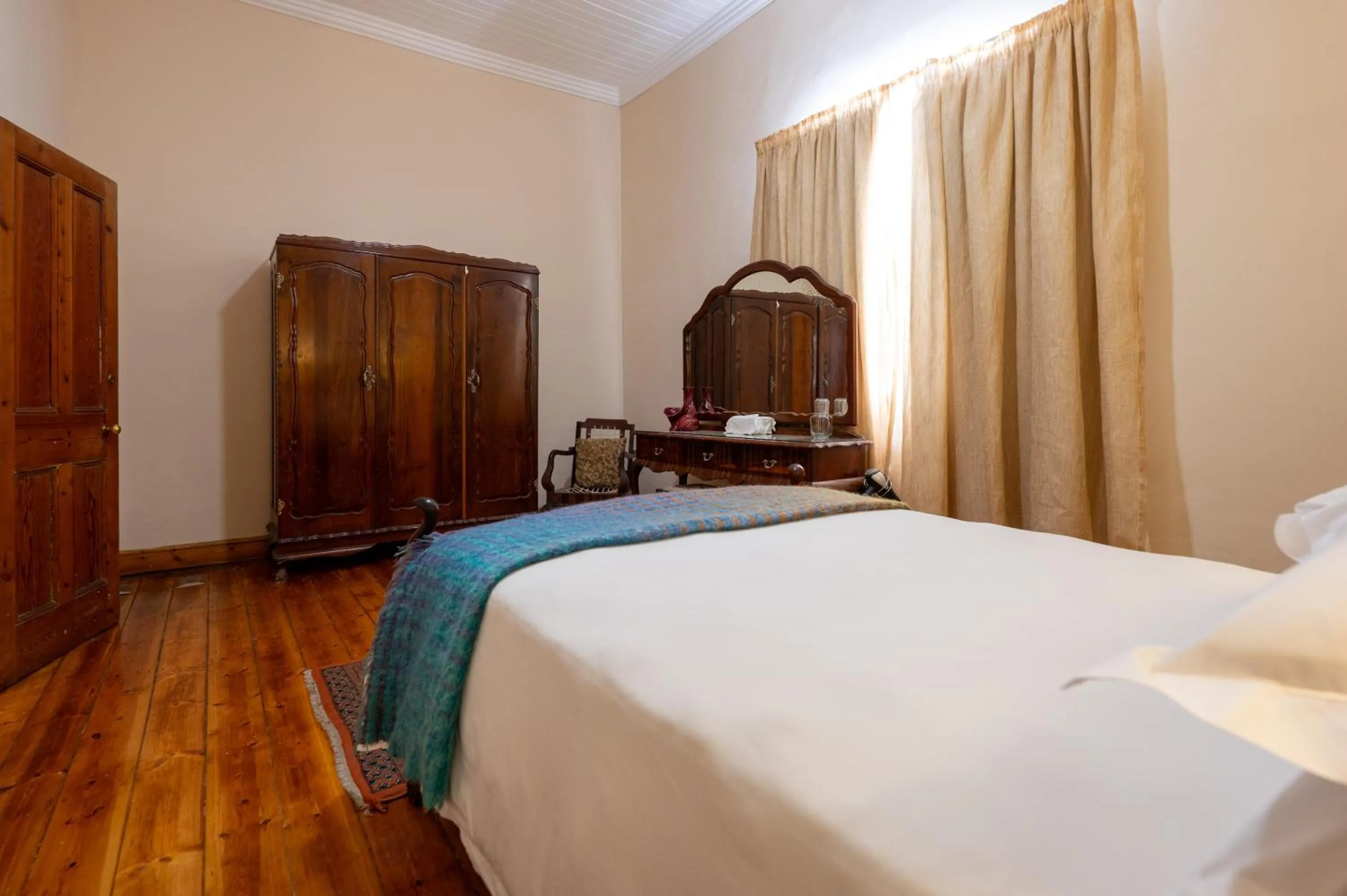 Photo of the whole room, Bed in Toverberg Guest Houses