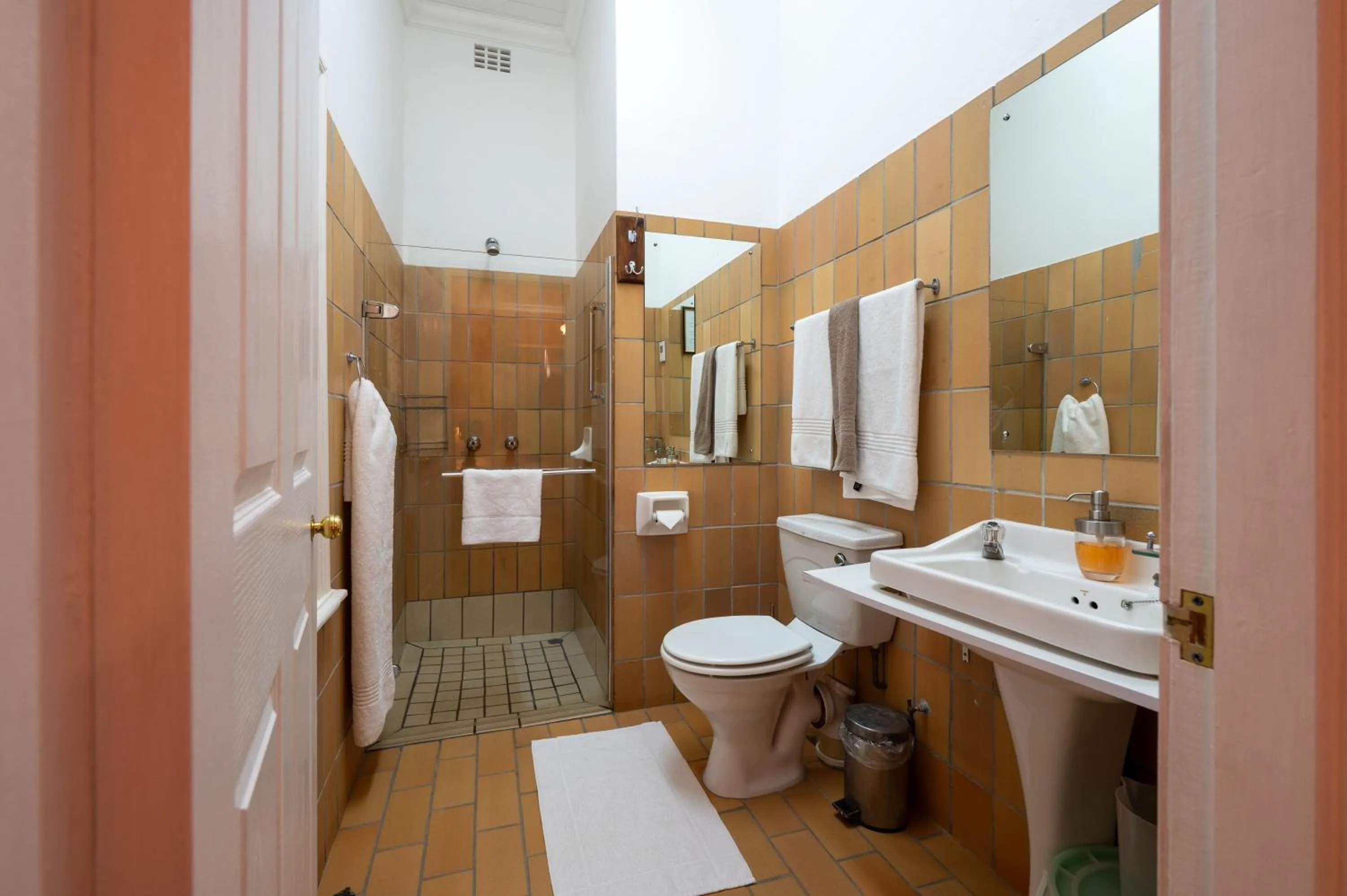 Bathroom in Toverberg Guest Houses